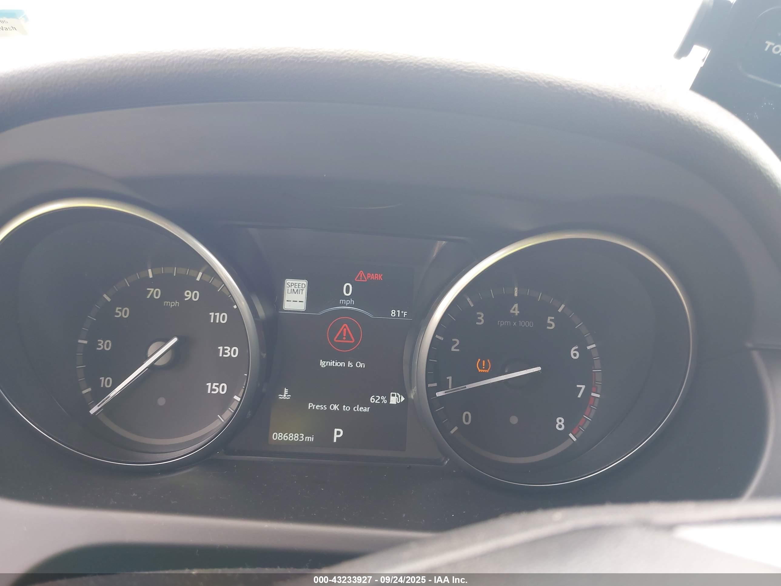 LAND ROVER image 7