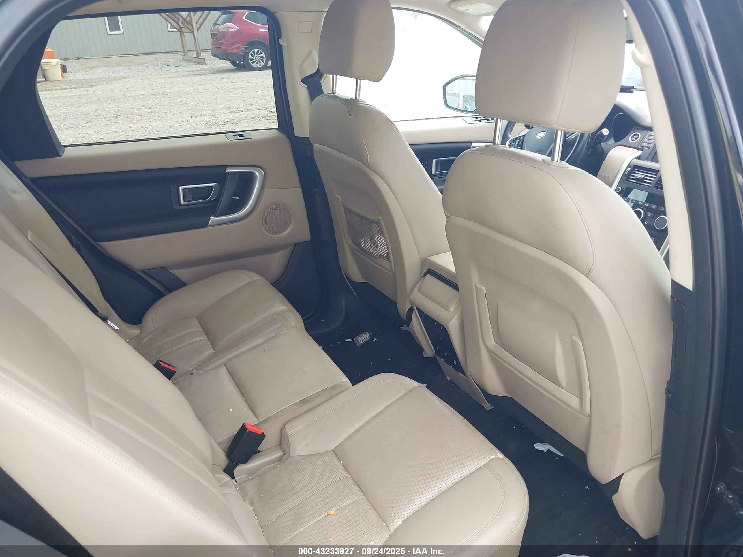 LAND ROVER image 8