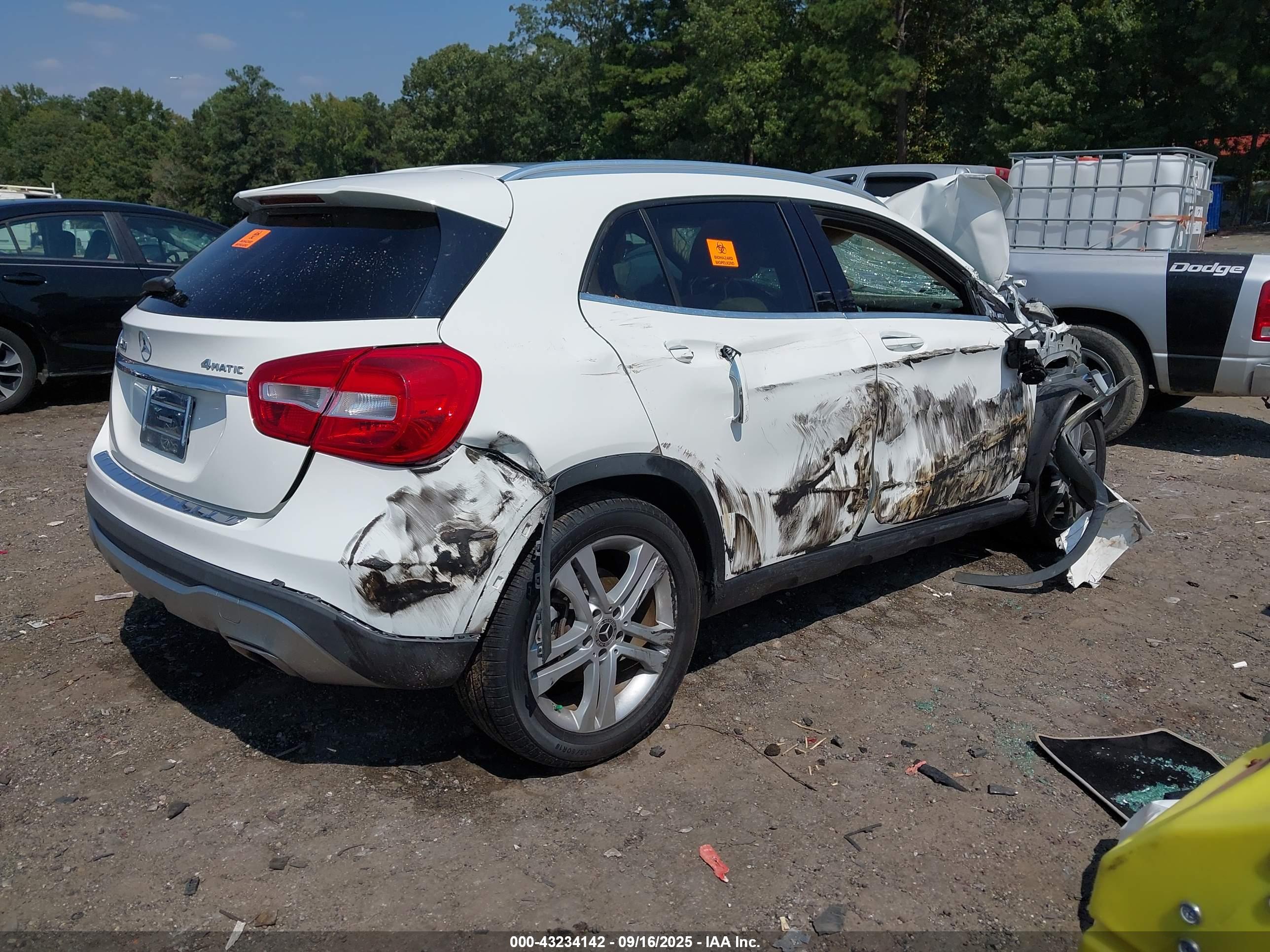 MERCEDES-BENZ GLA image 4