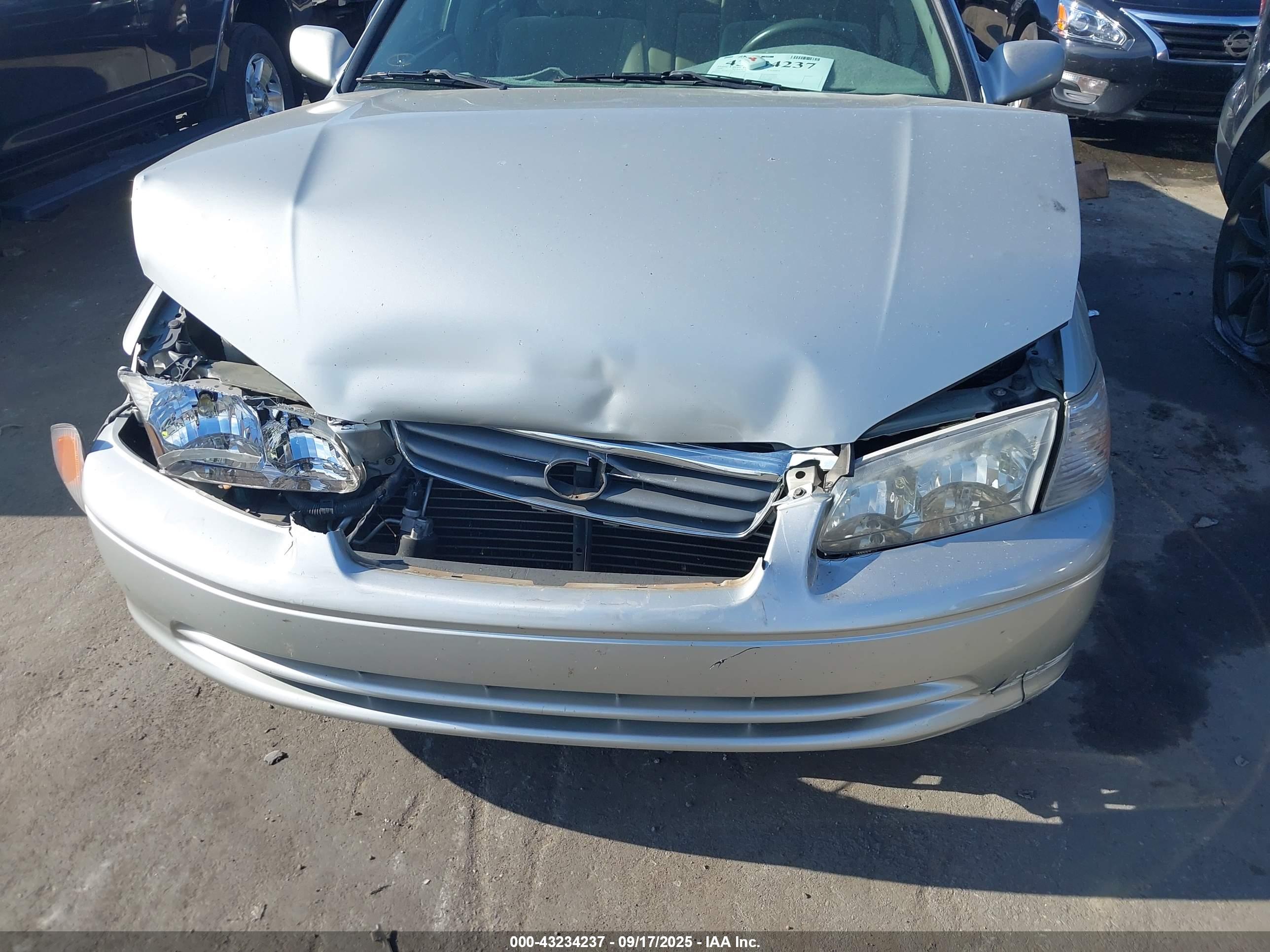 TOYOTA CAMRY image 6
