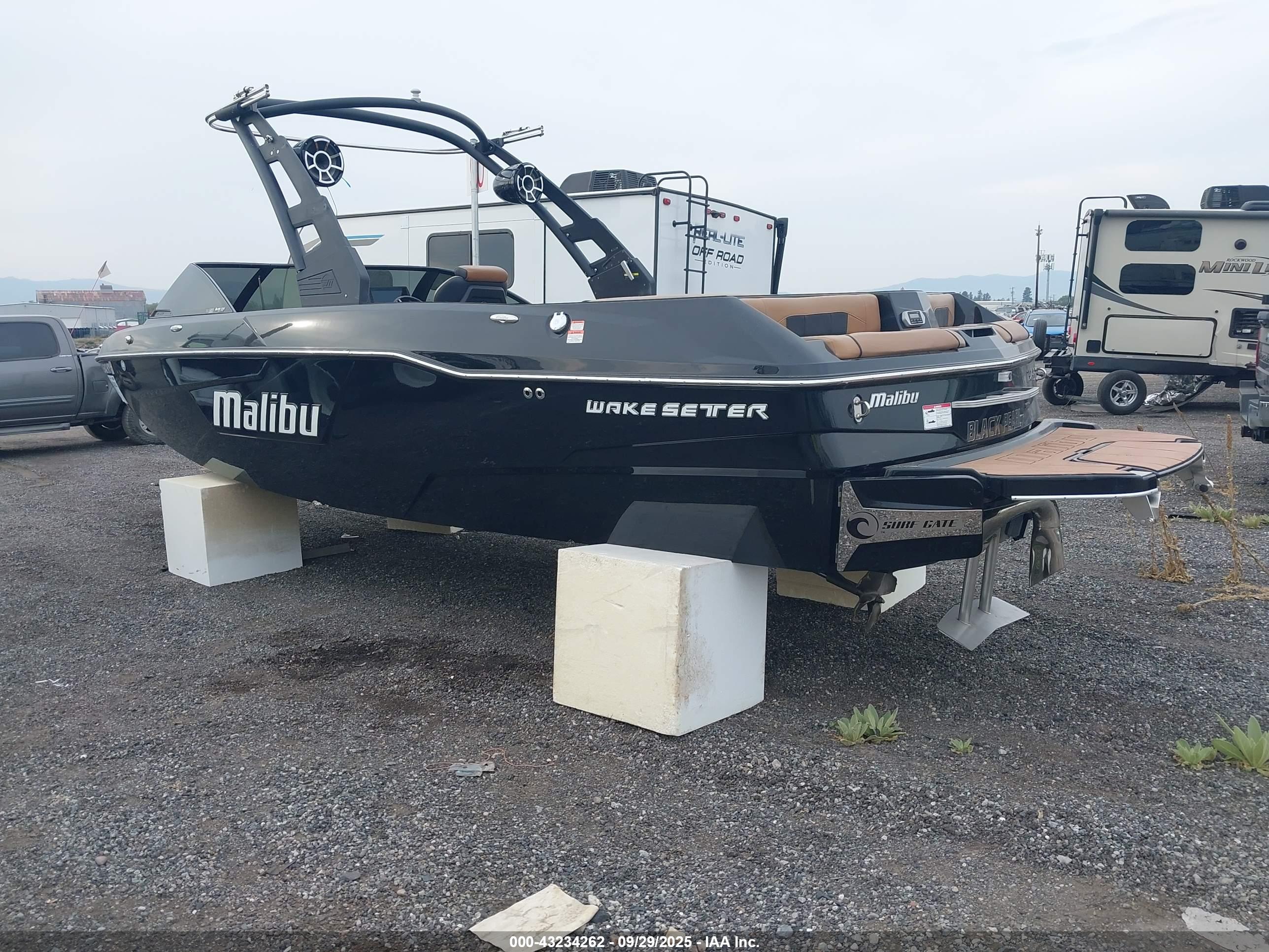 MALIBU BOATS image 3