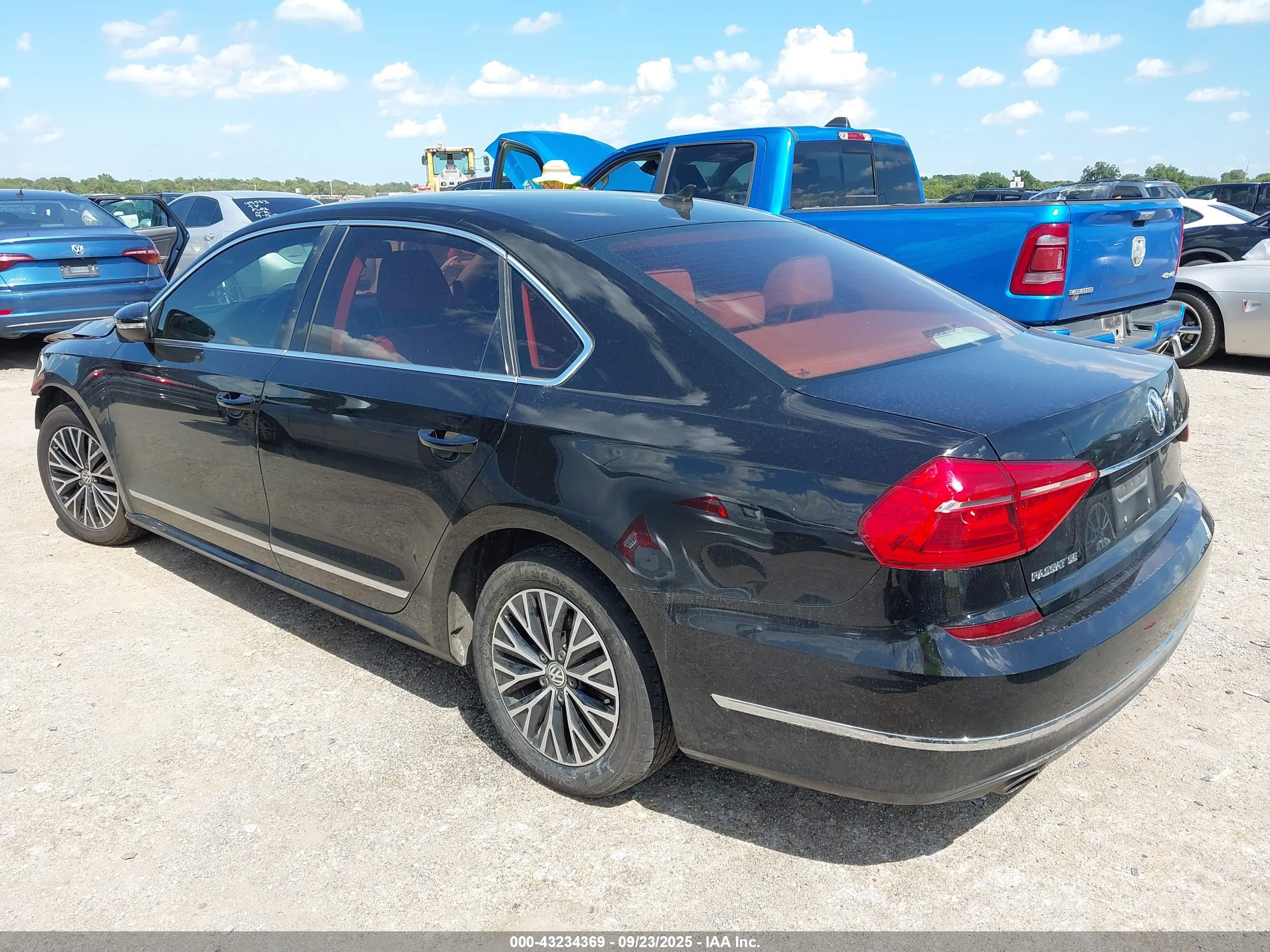 VOLKSWAGEN PASSAT image 3