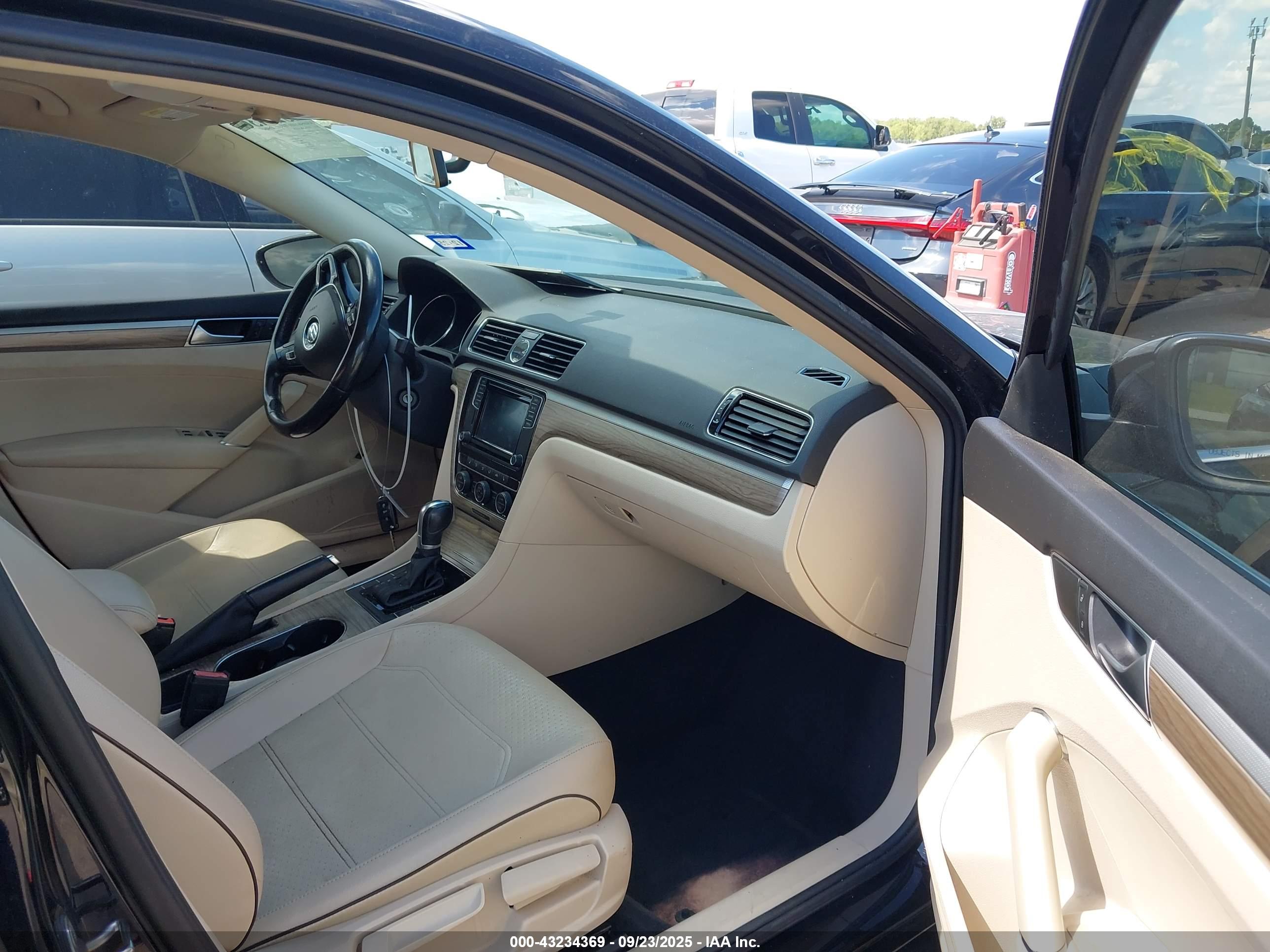 VOLKSWAGEN PASSAT image 5