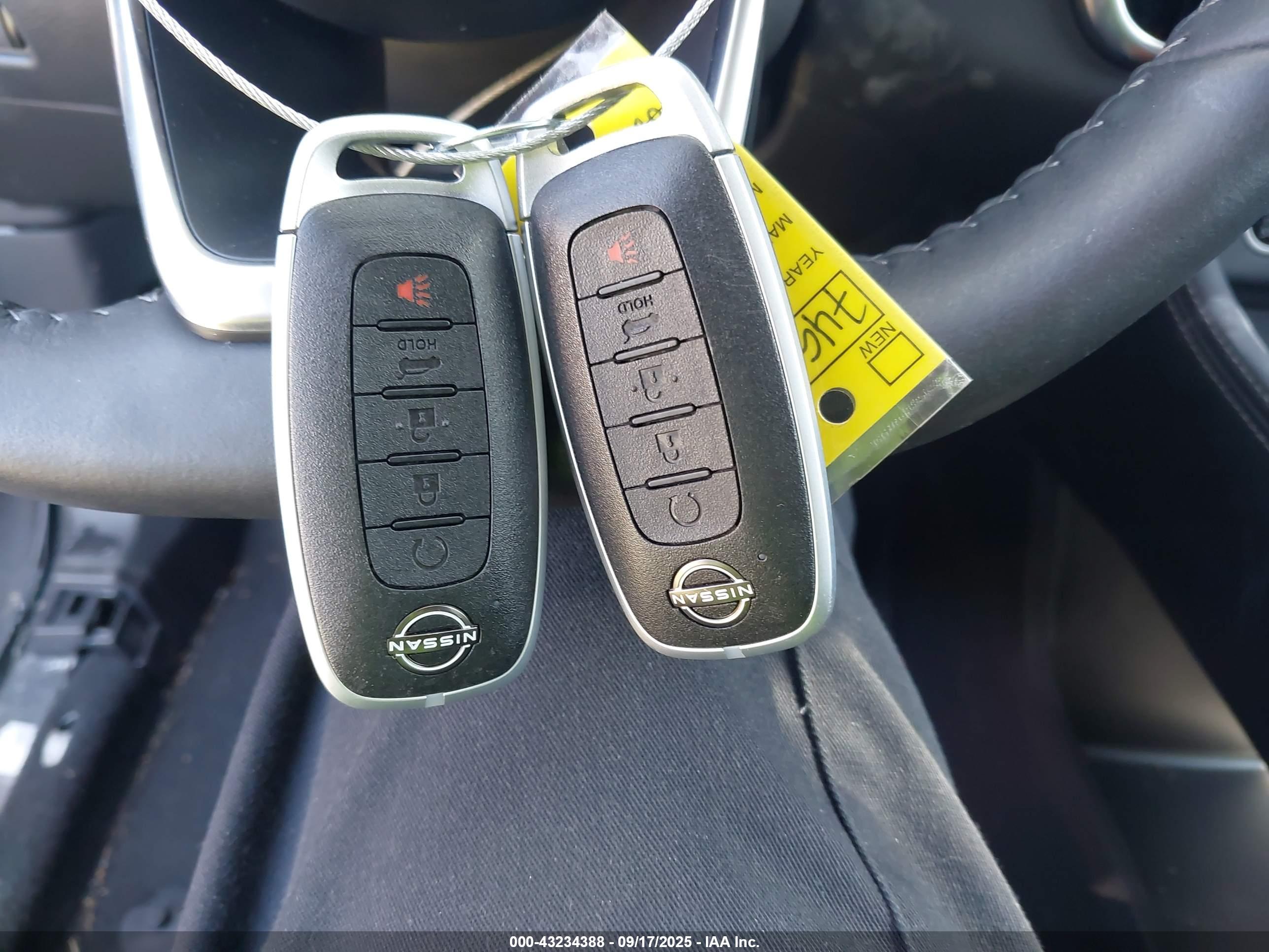 NISSAN ROGUE image 11
