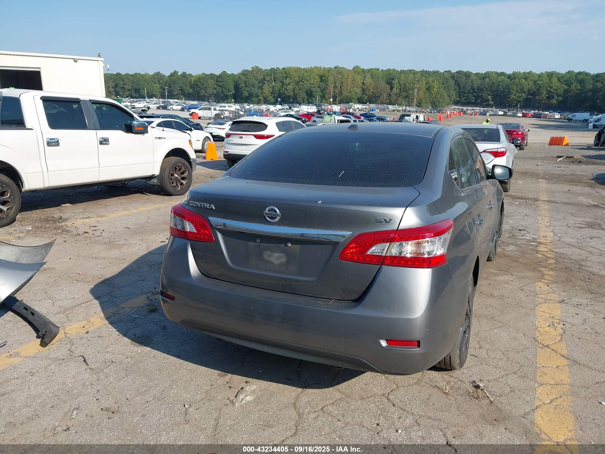 NISSAN SENTRA image 4