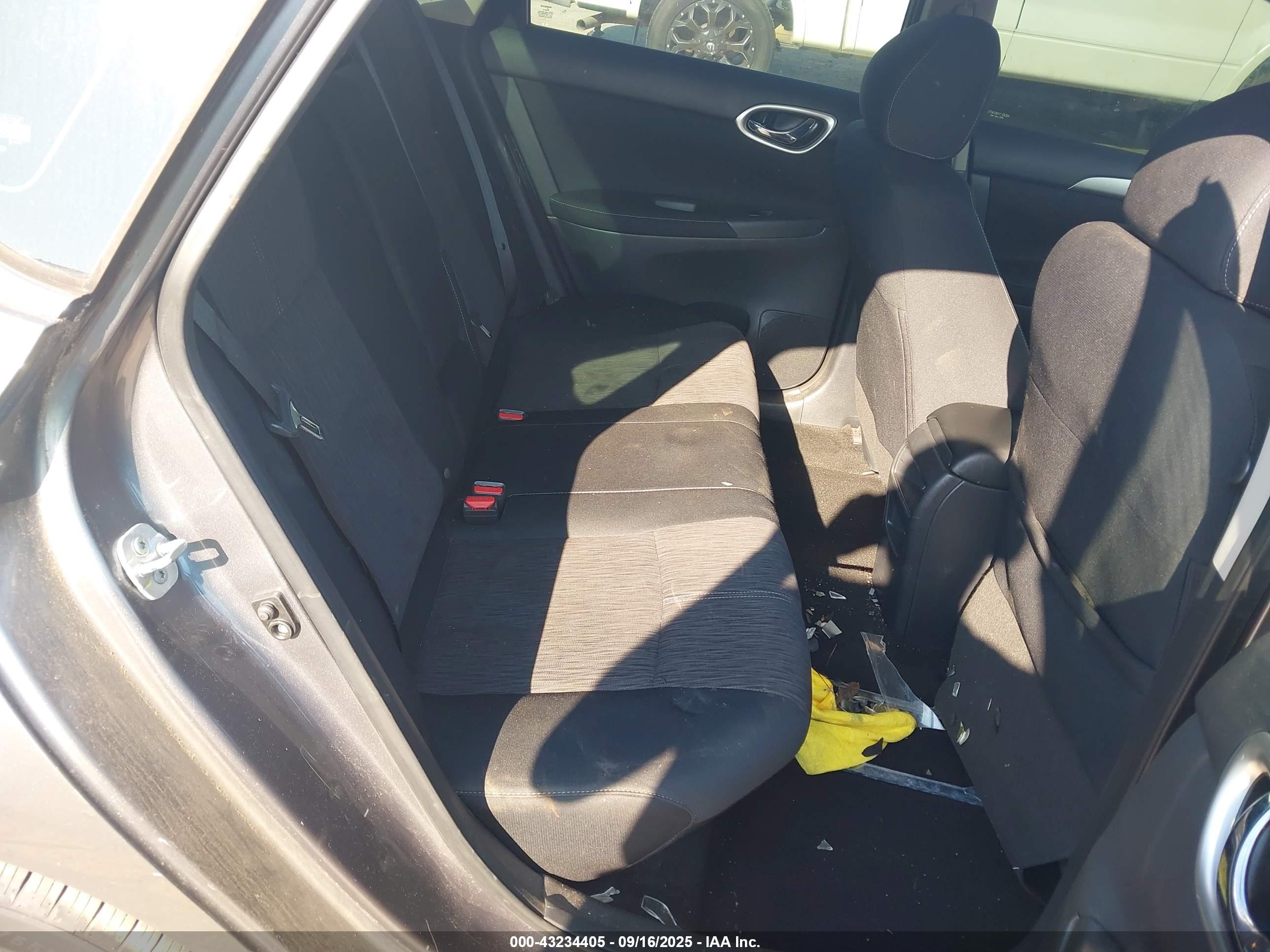 NISSAN SENTRA image 8