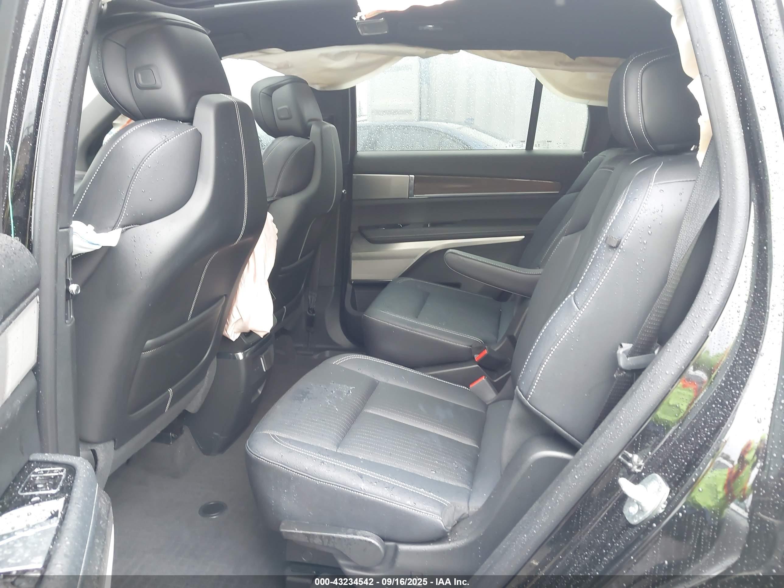 CADILLAC VISTIQ image 8