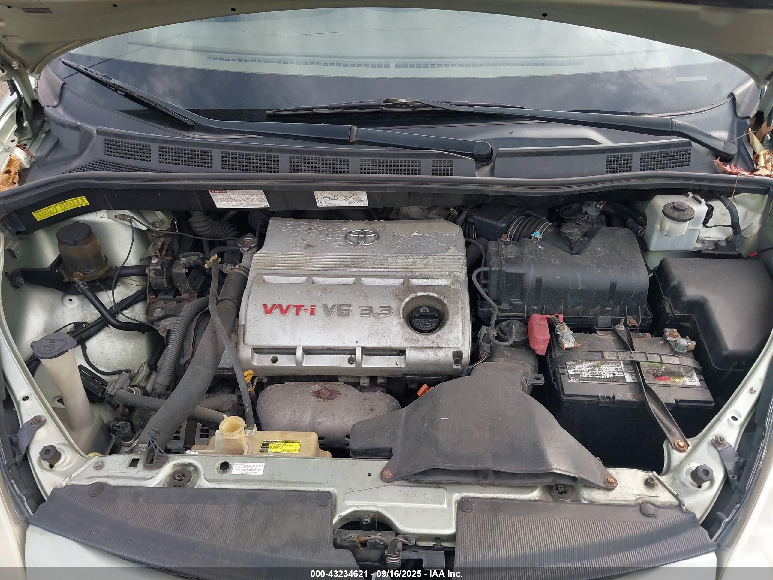 TOYOTA SIENNA image 10