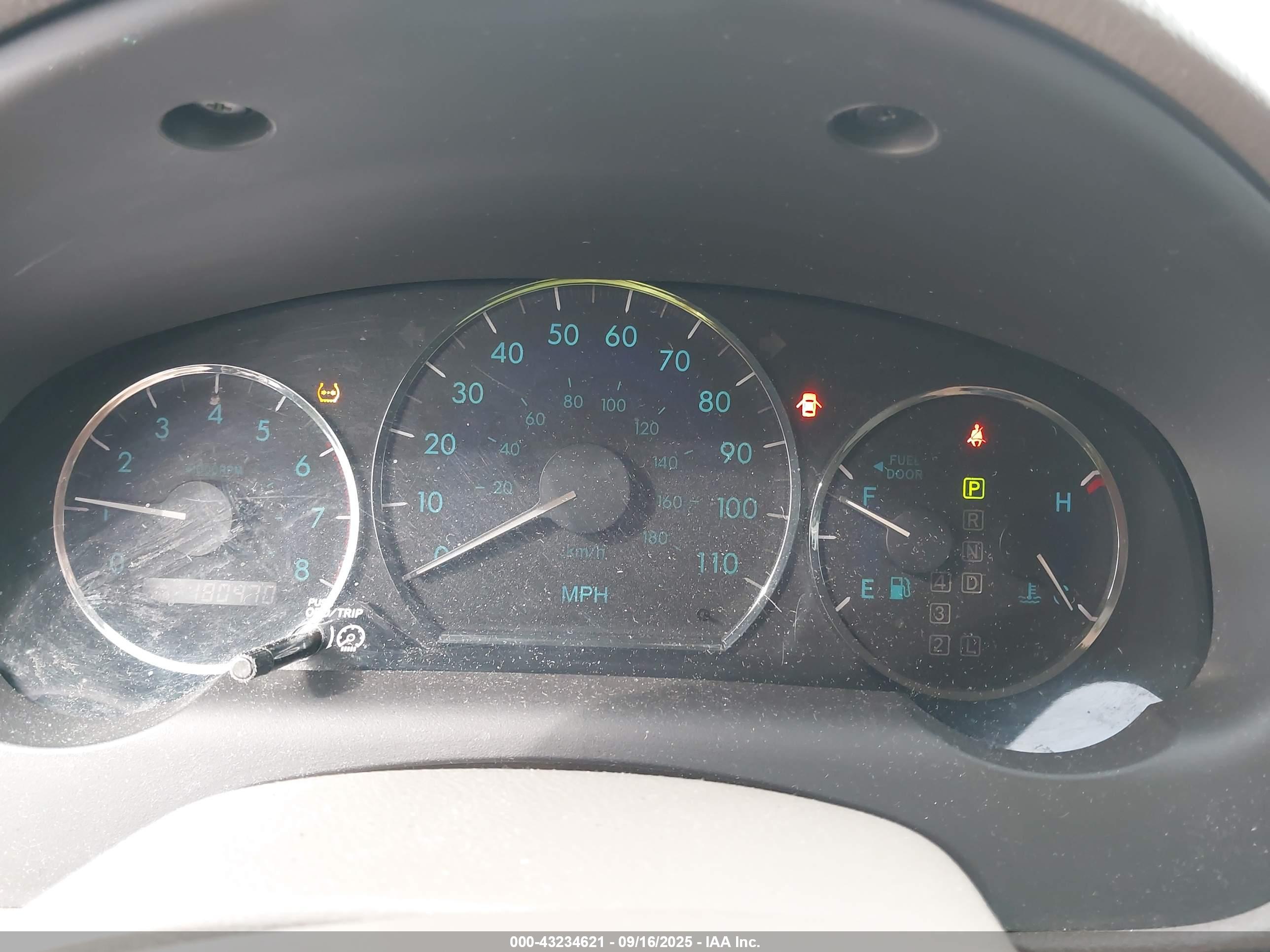 TOYOTA SIENNA image 7
