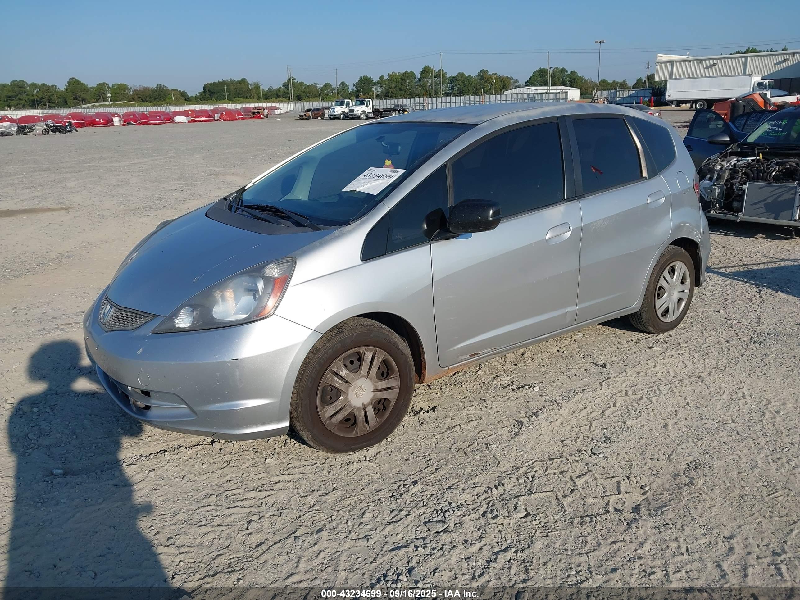 HONDA FIT image 2