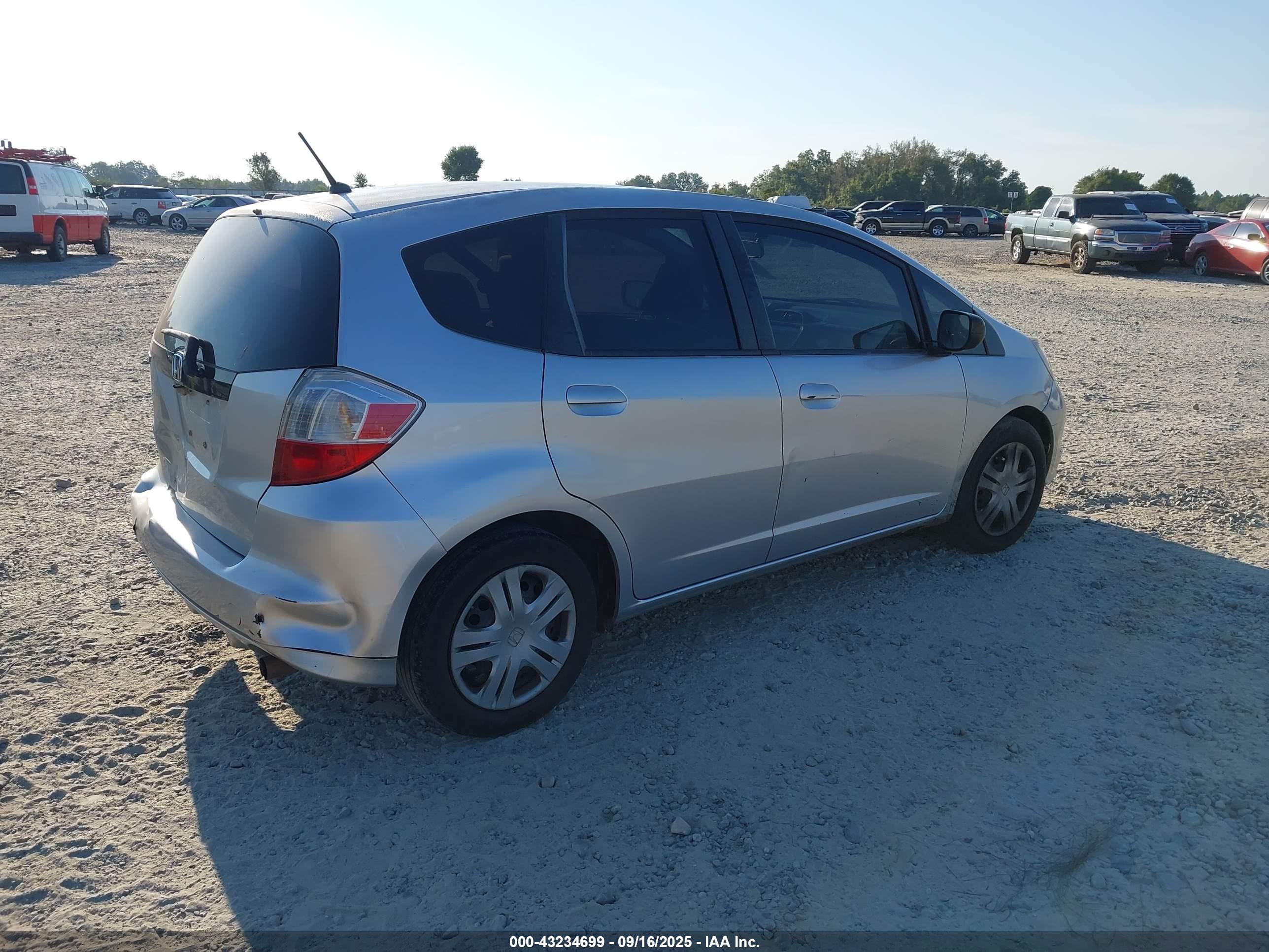 HONDA FIT image 4
