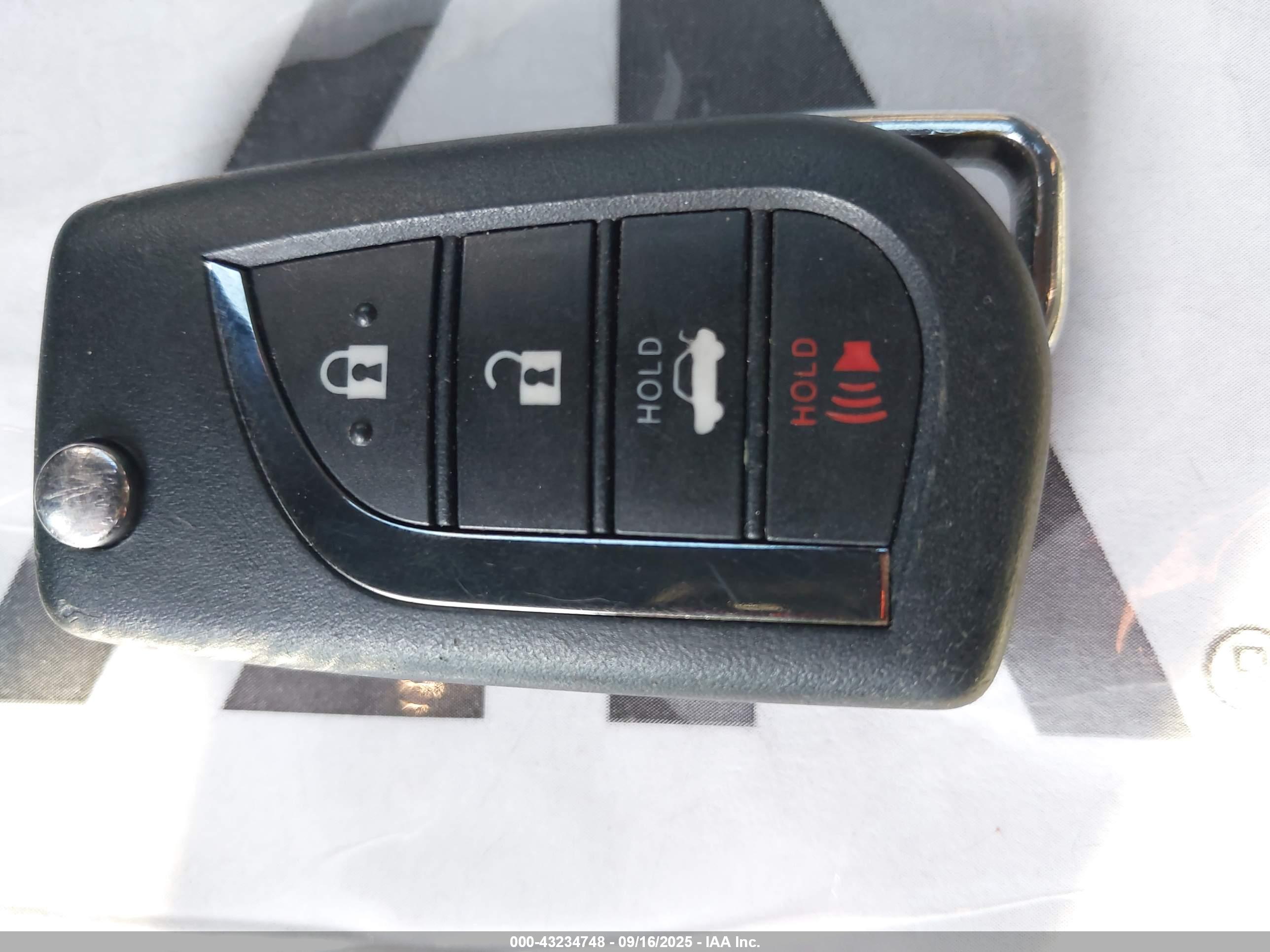 TOYOTA COROLLA image 11