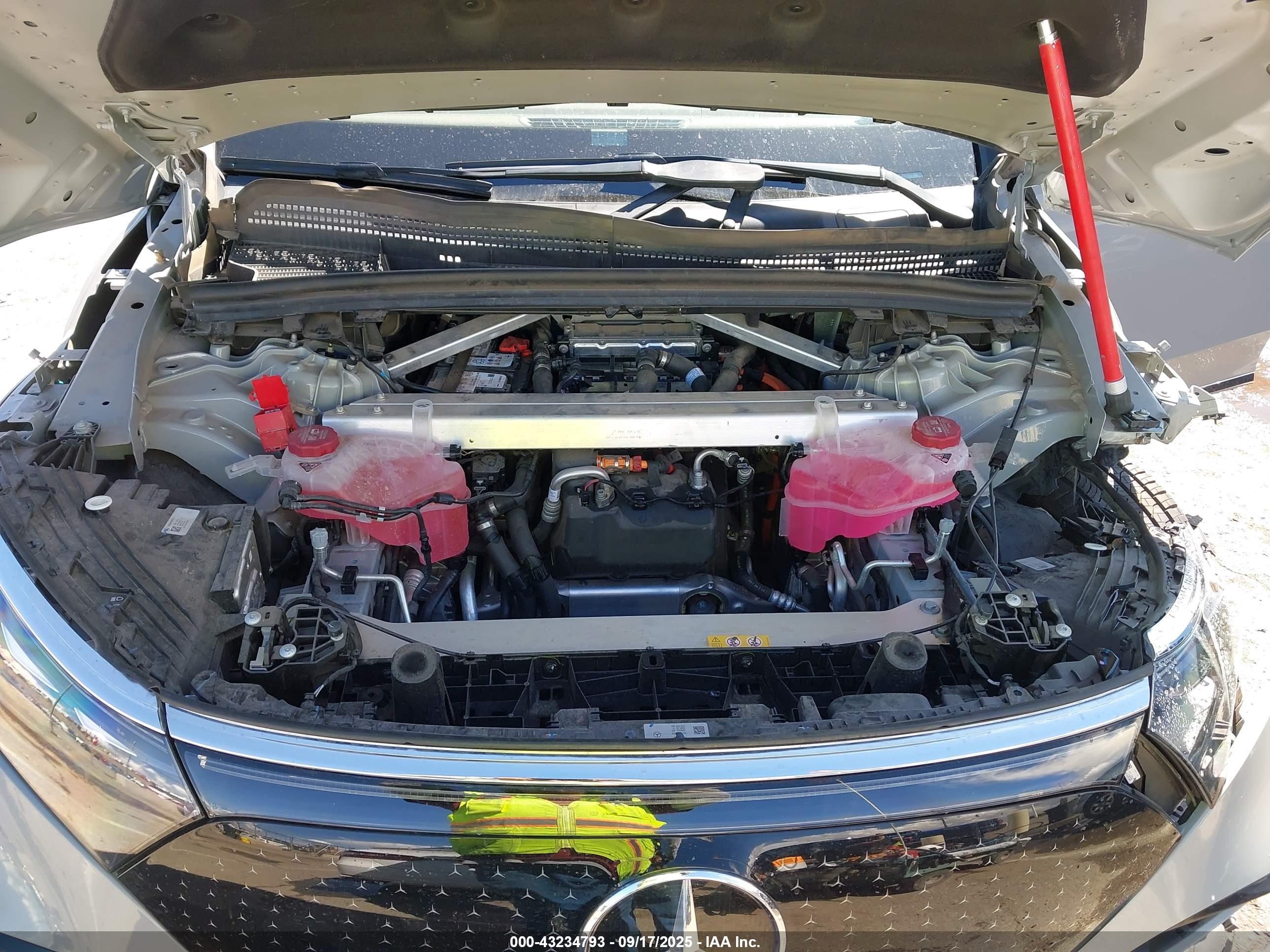 MERCEDES-BENZ EQS image 10
