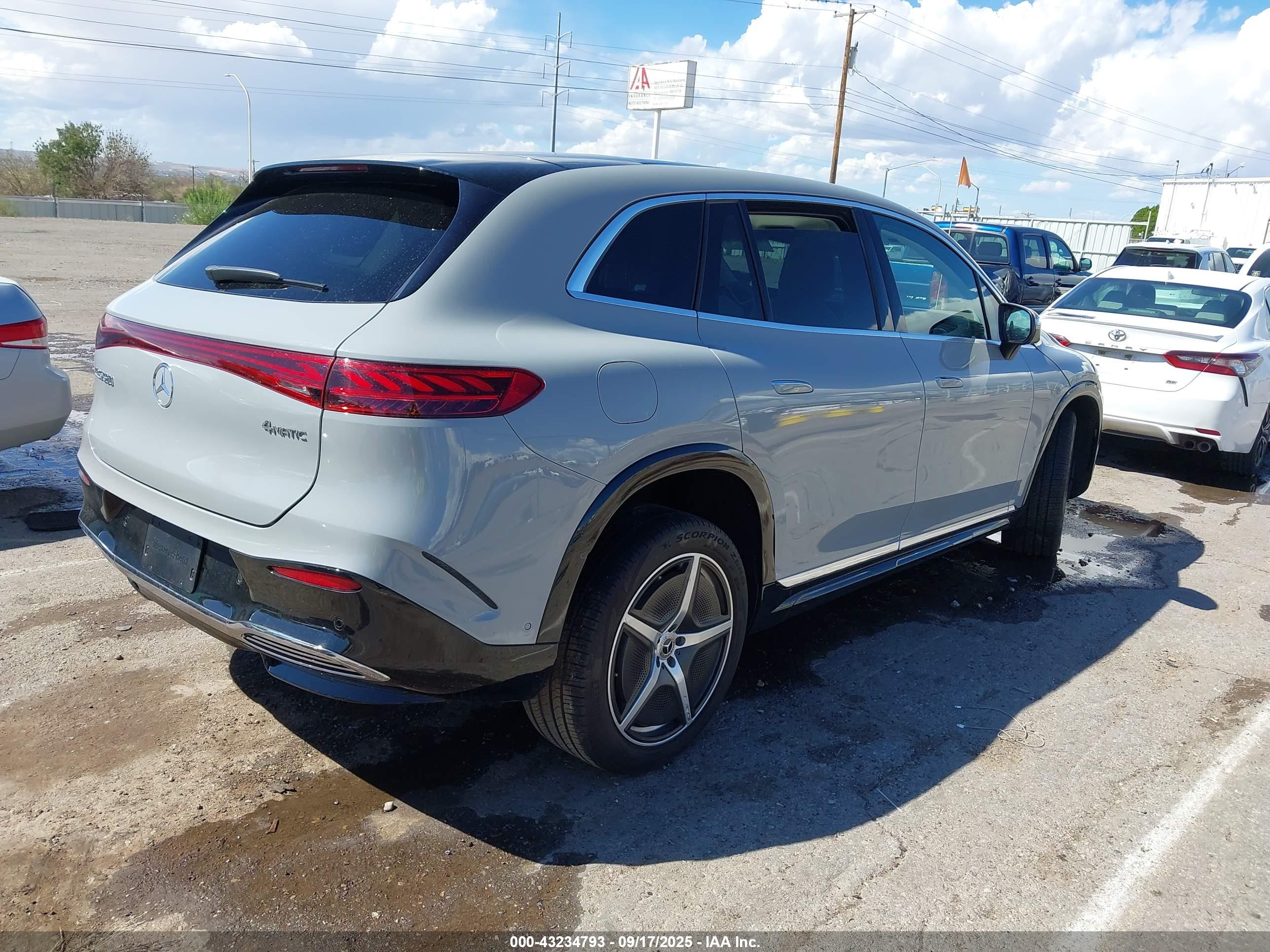 MERCEDES-BENZ EQS image 4