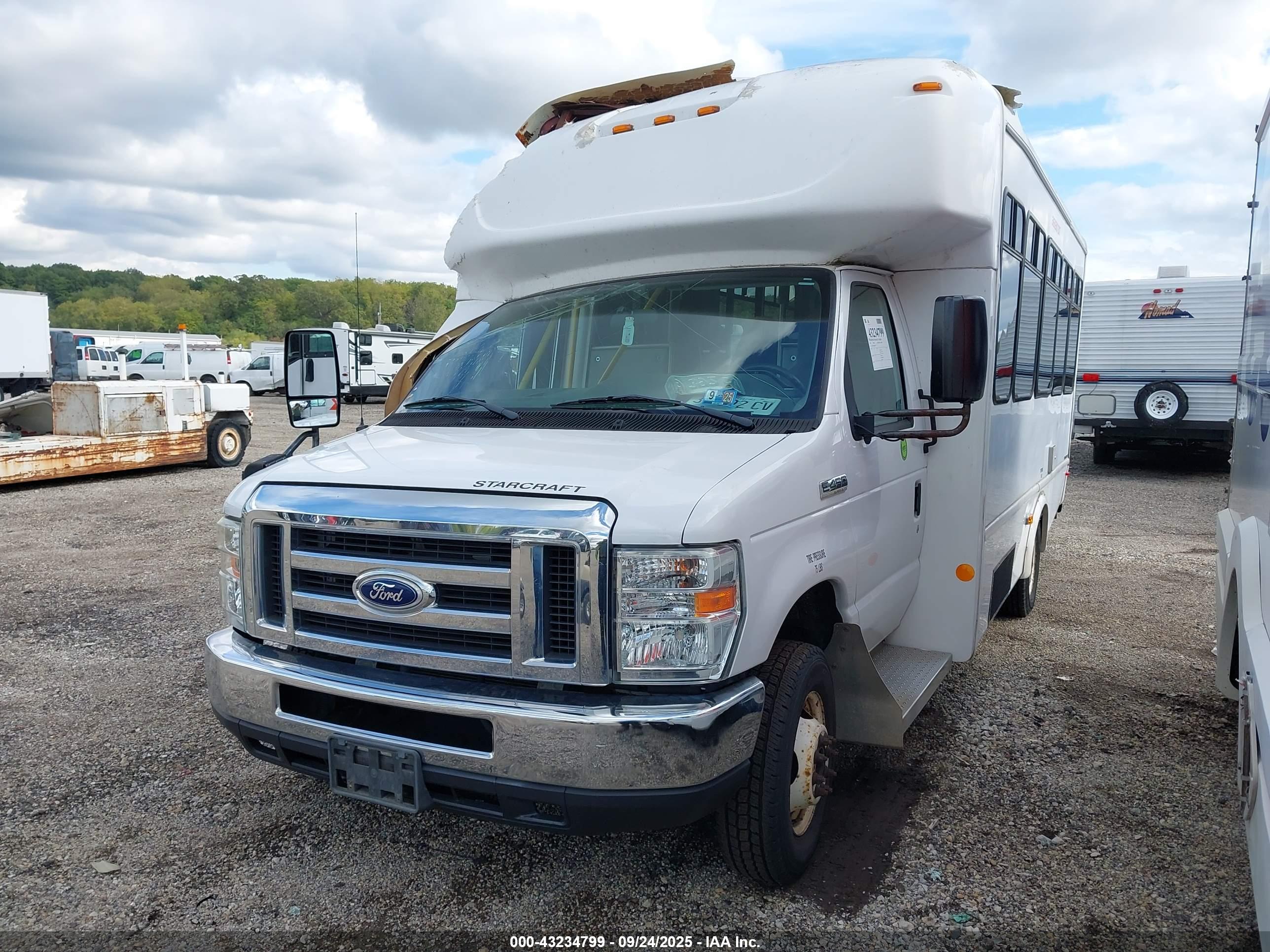FORD ECONOLINE image 2