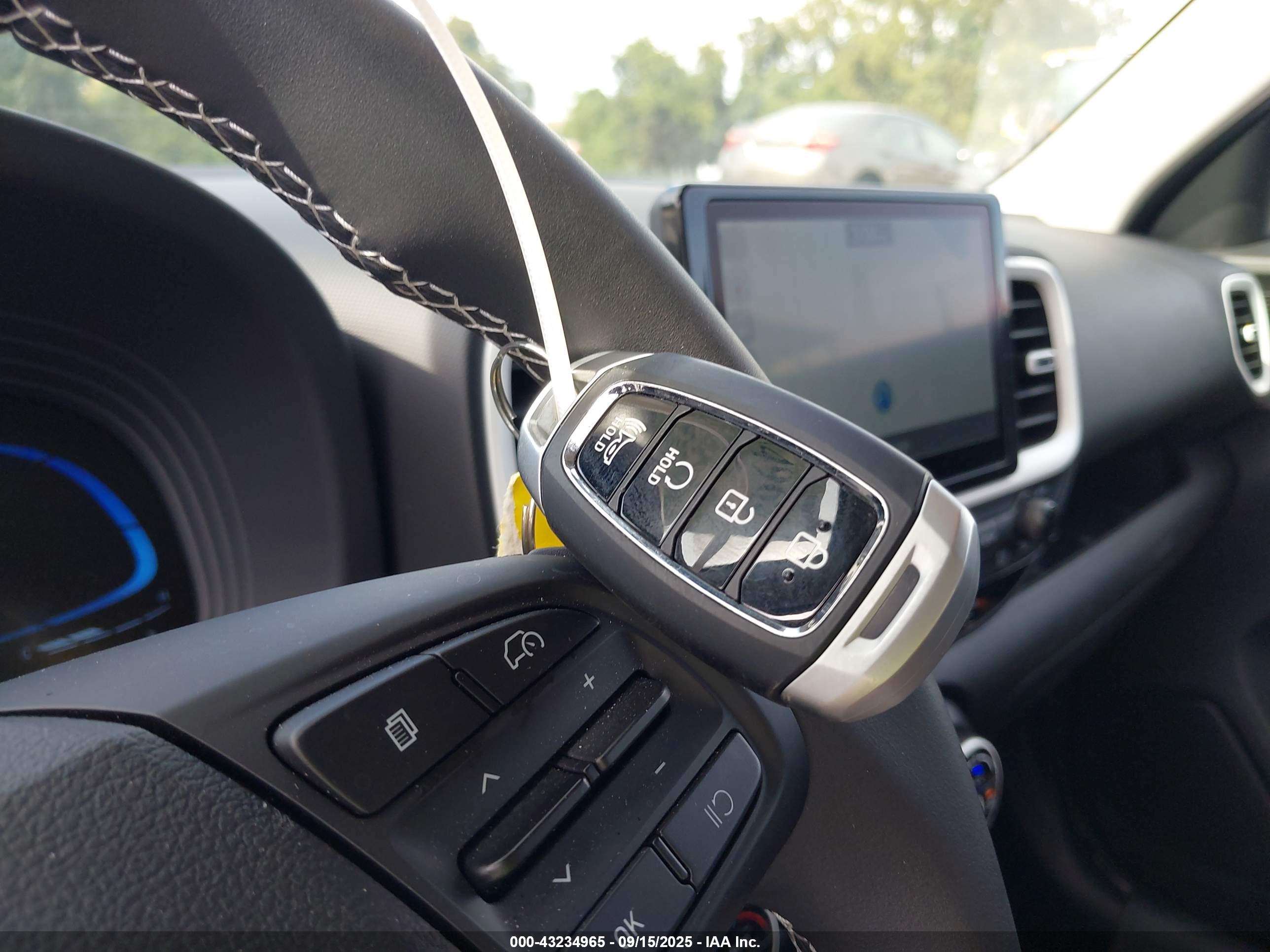 HYUNDAI VENUE image 11