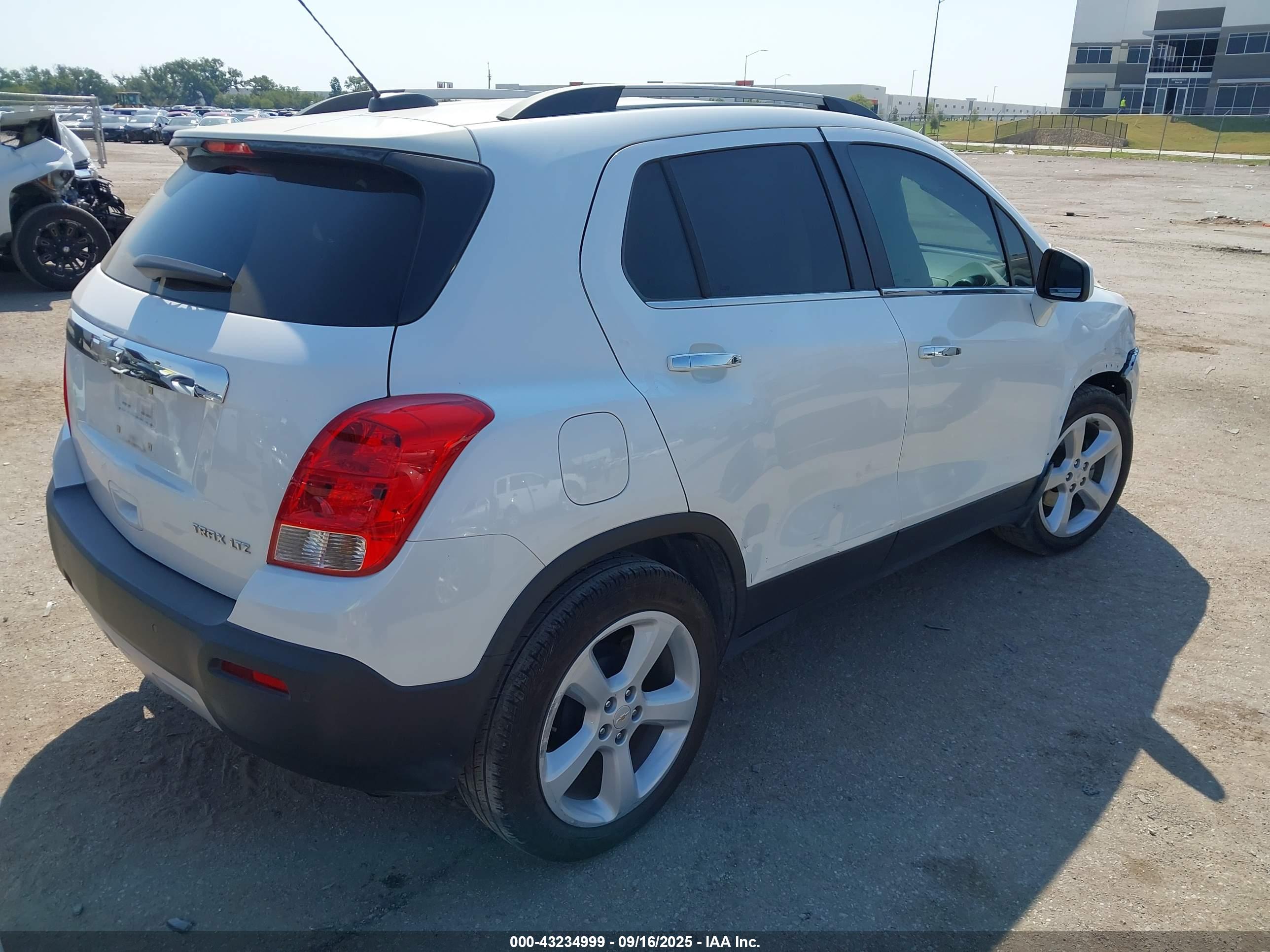 CHEVROLET TRAX image 4