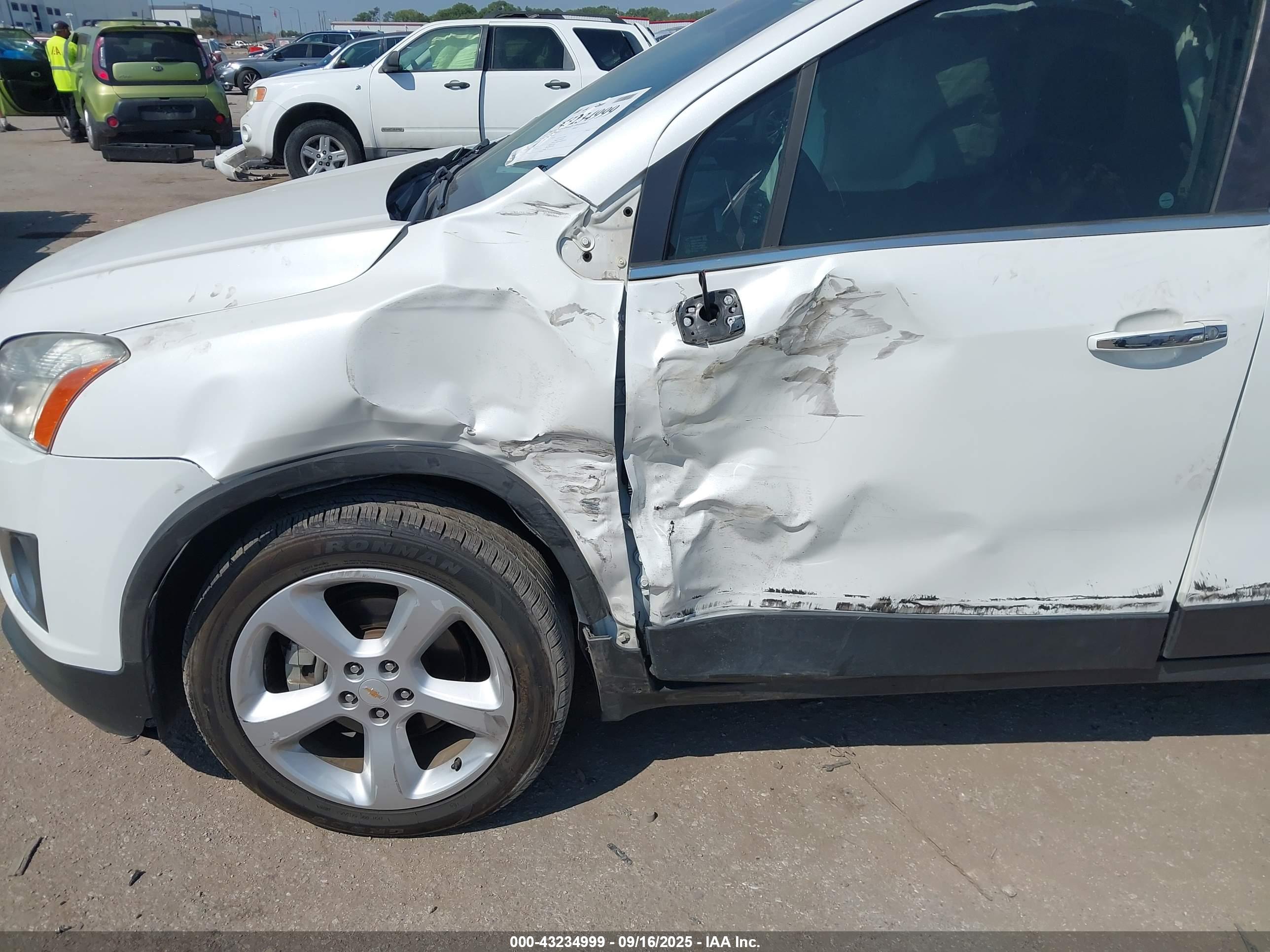 CHEVROLET TRAX image 6