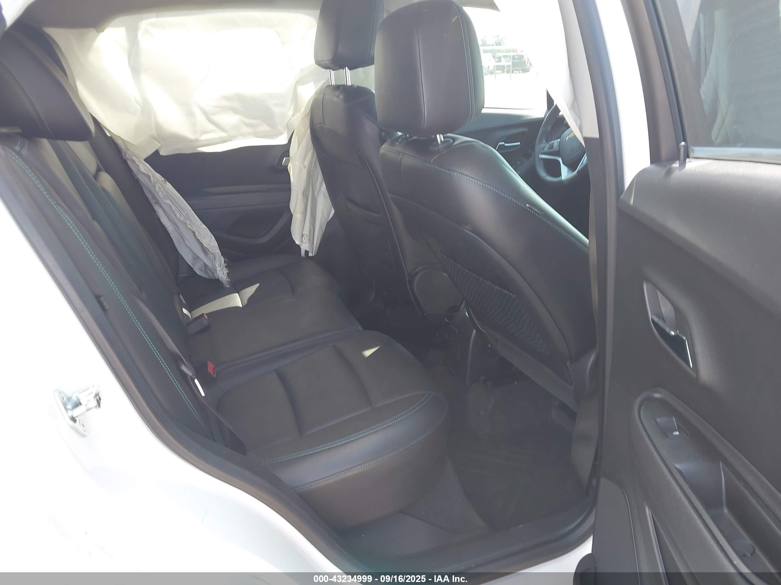 CHEVROLET TRAX image 8