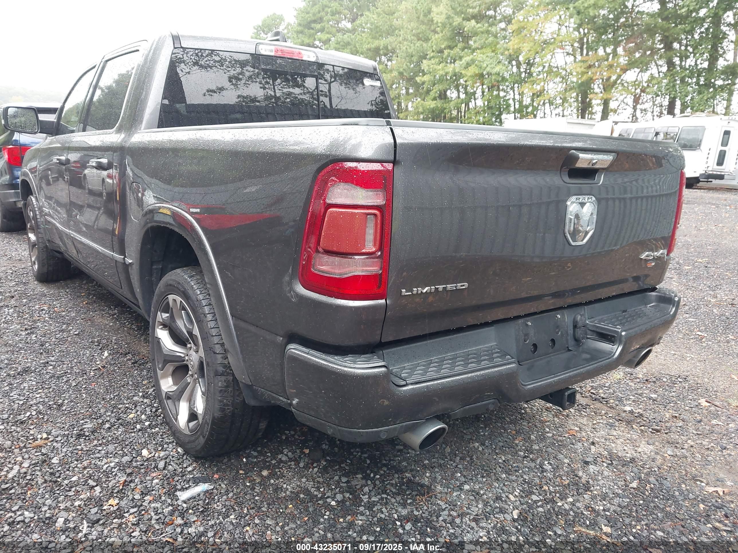 RAM 1500 image 3