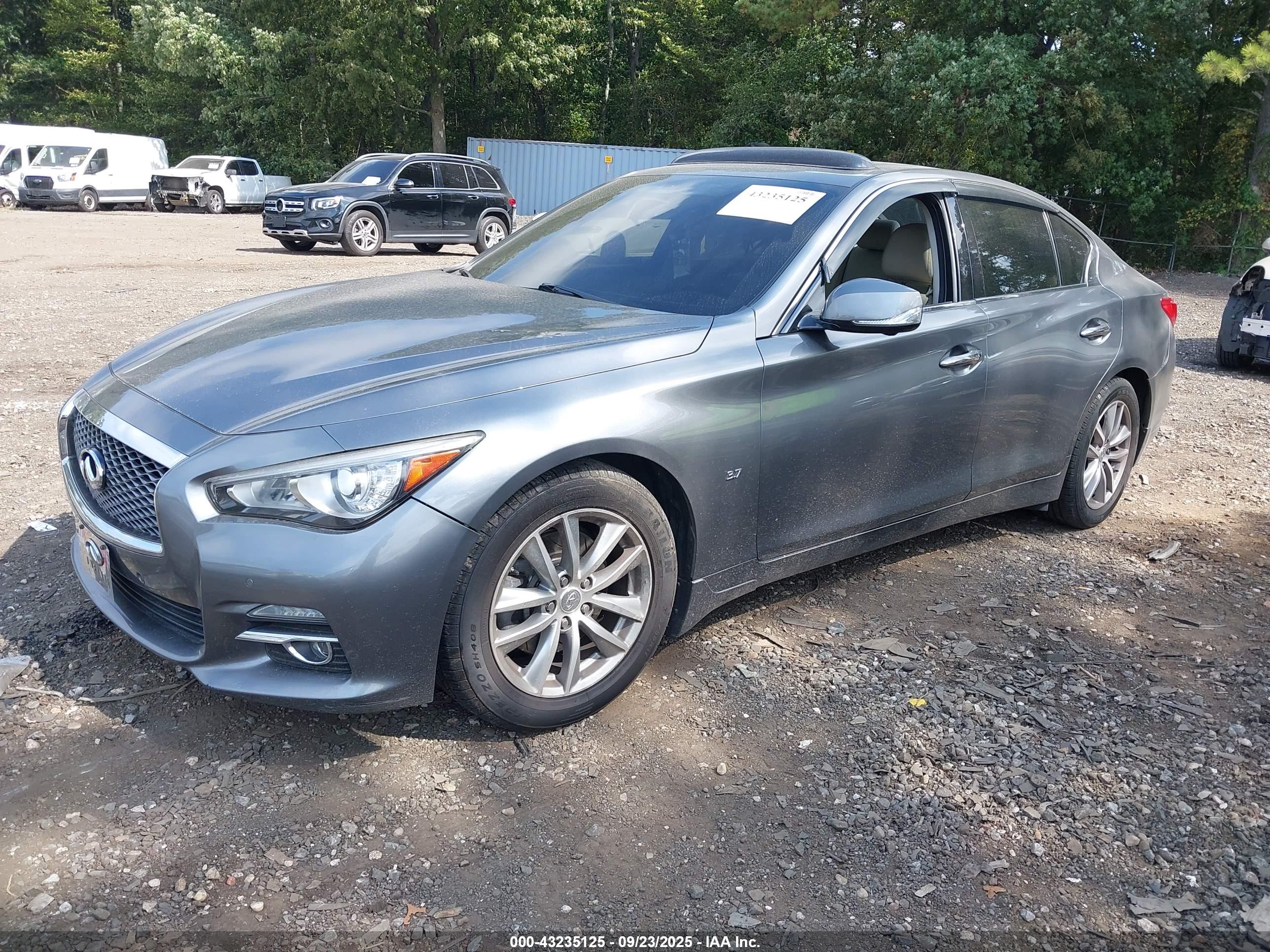 INFINITI Q50 image 2