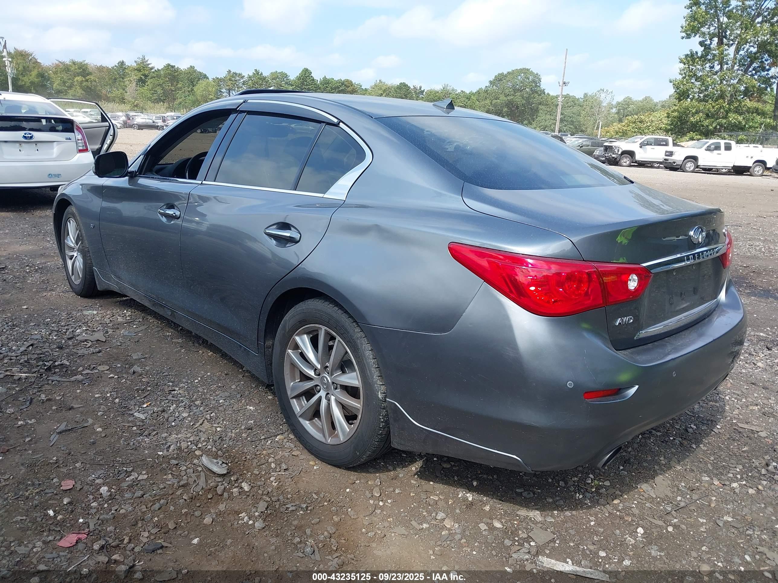 INFINITI Q50 image 3