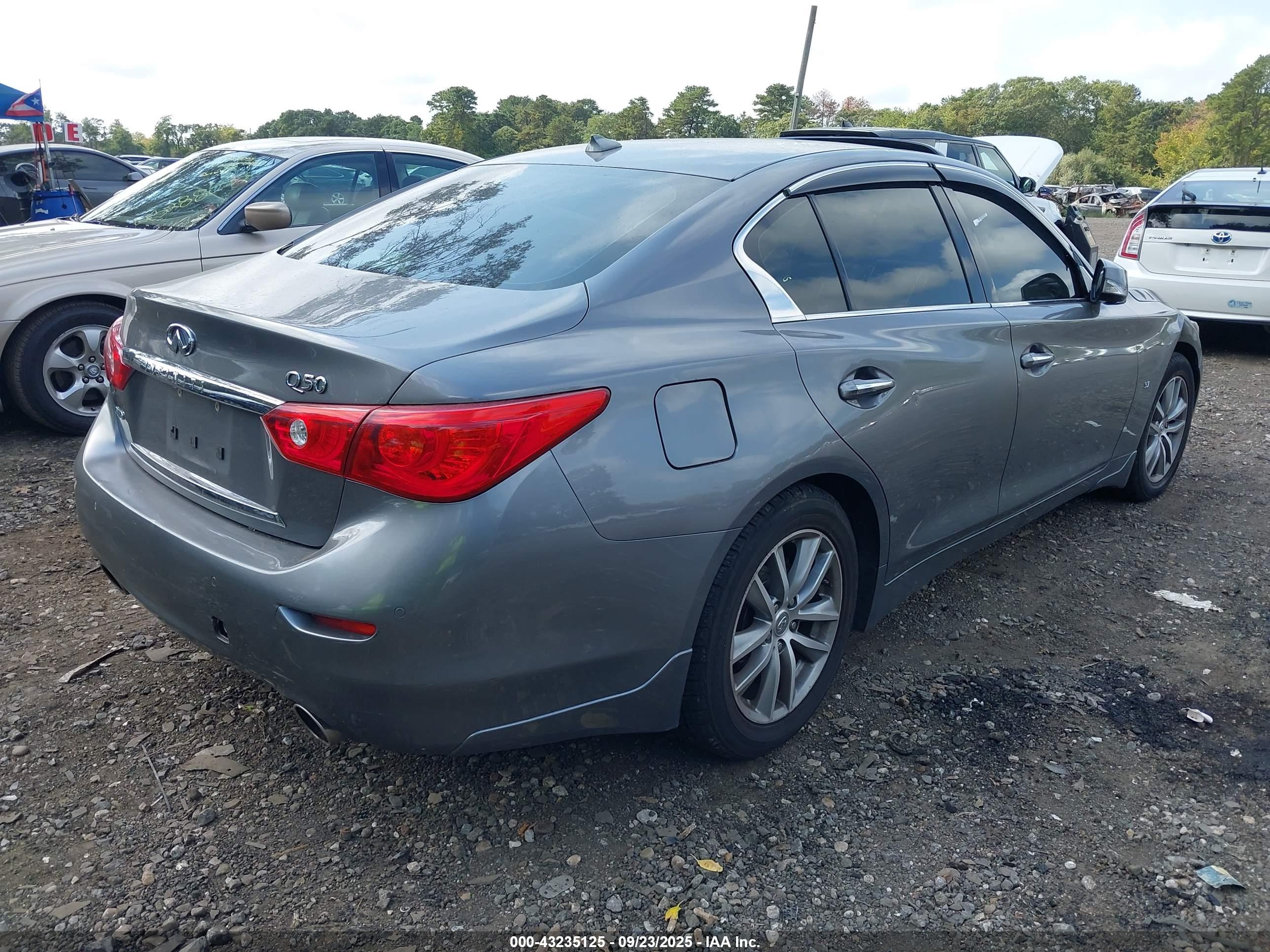 INFINITI Q50 image 4