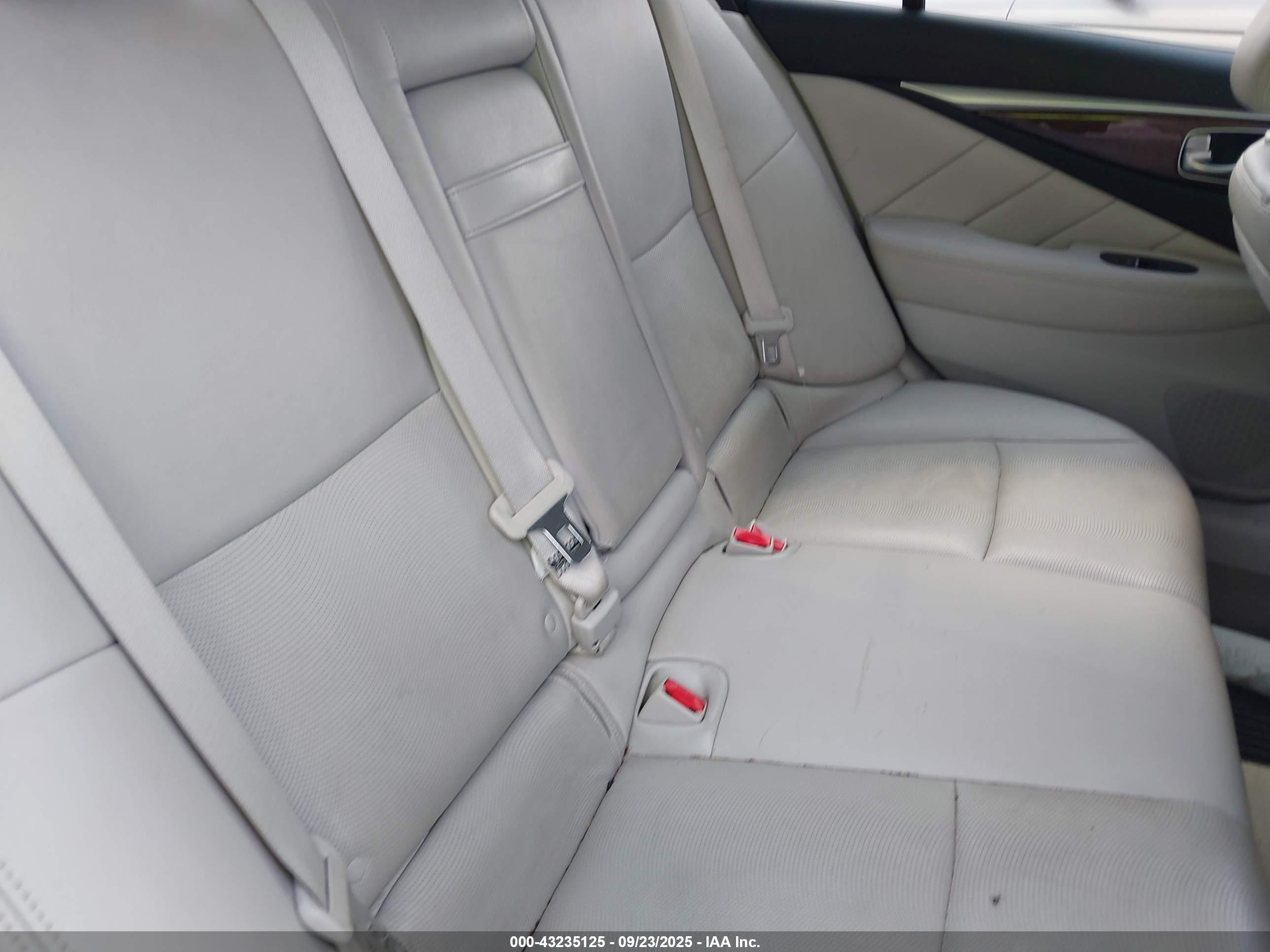 INFINITI Q50 image 8