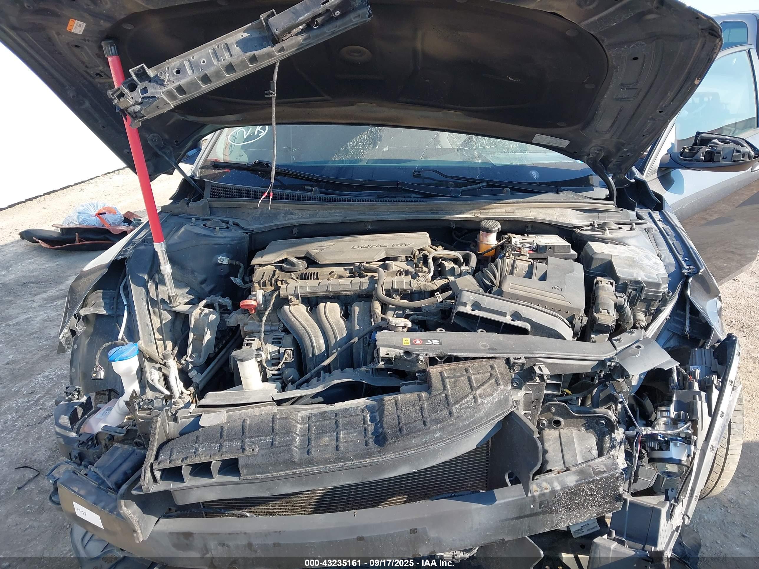 HYUNDAI ELANTRA image 10