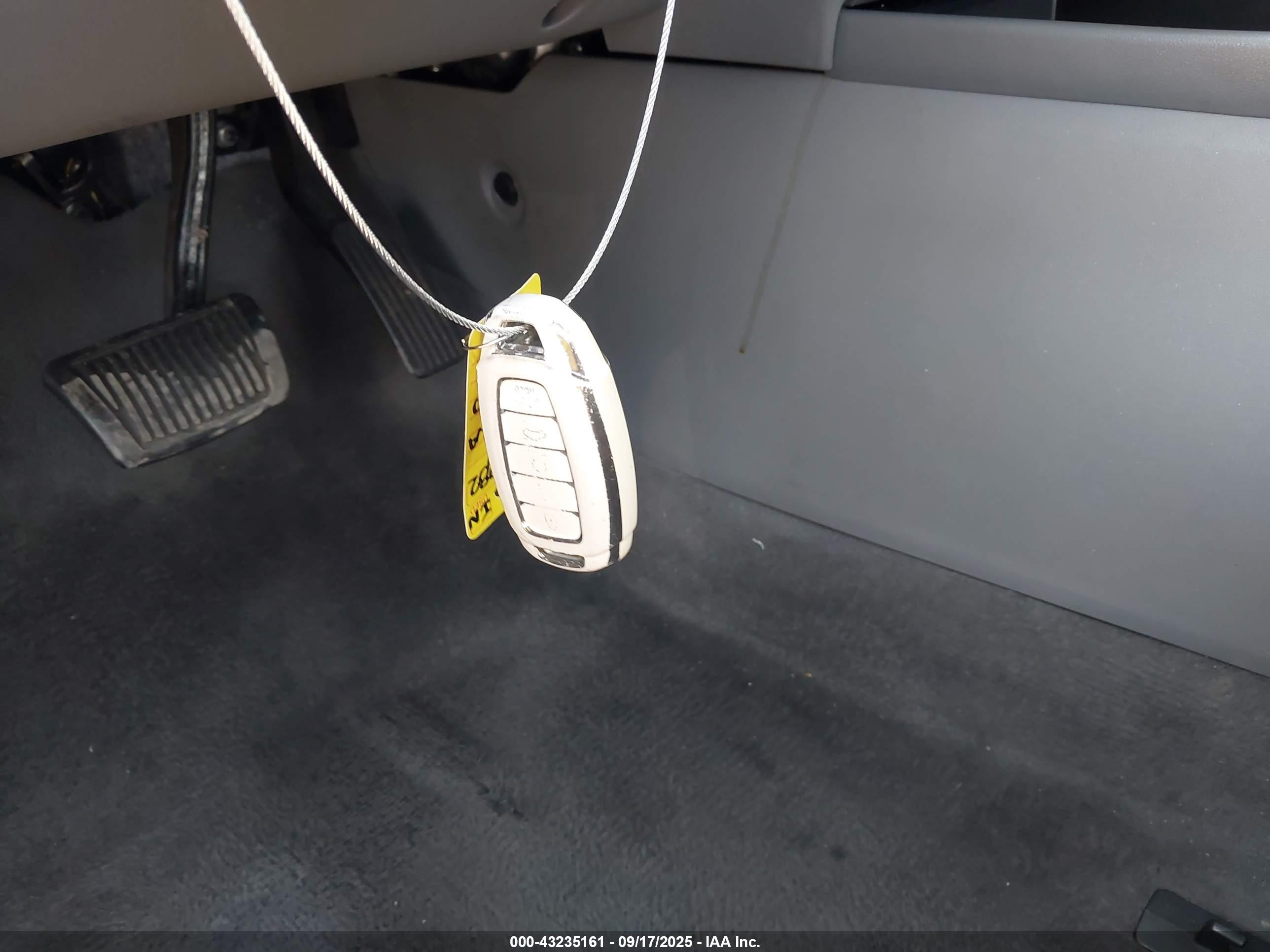 HYUNDAI ELANTRA image 11