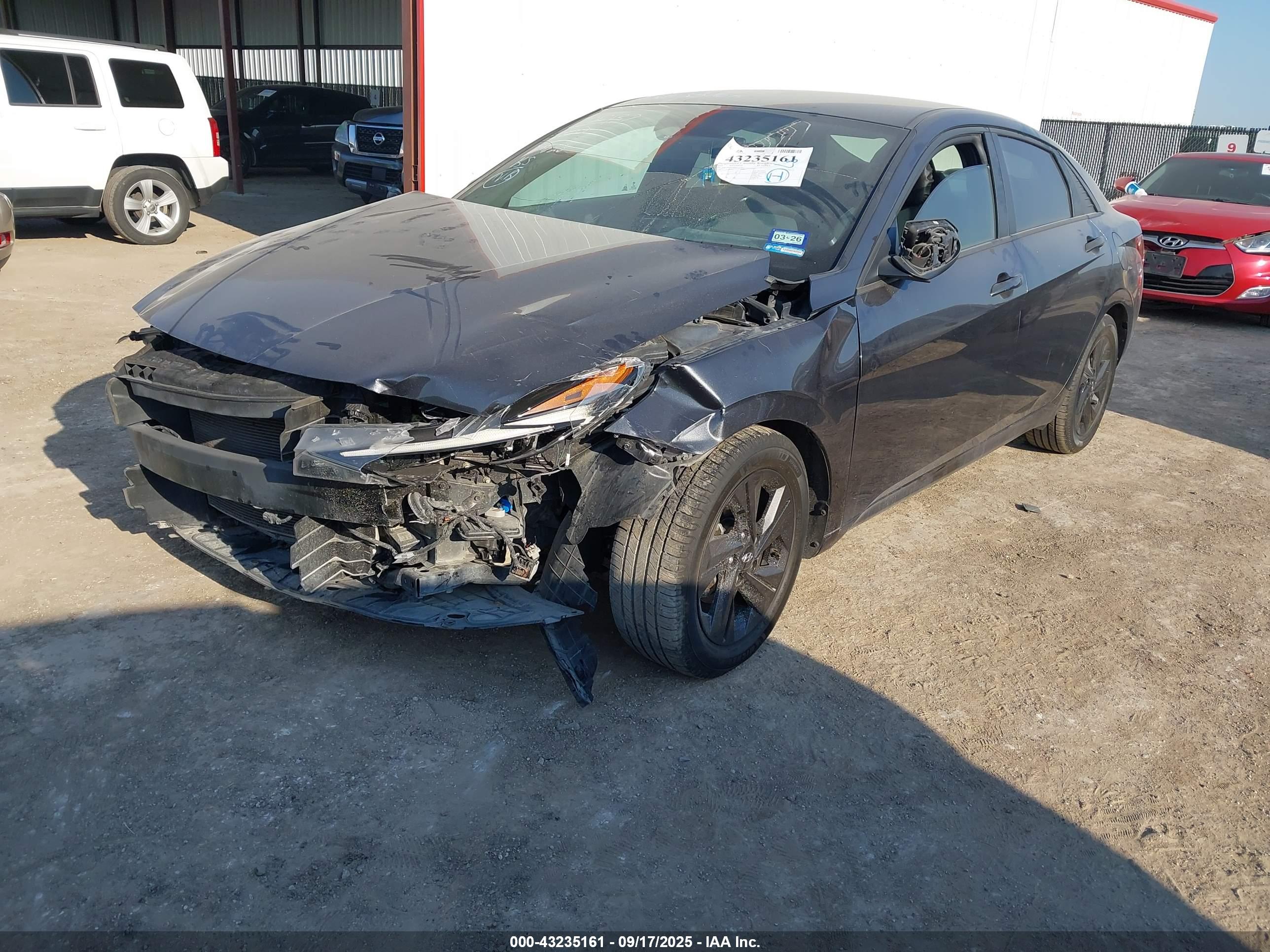 HYUNDAI ELANTRA image 2