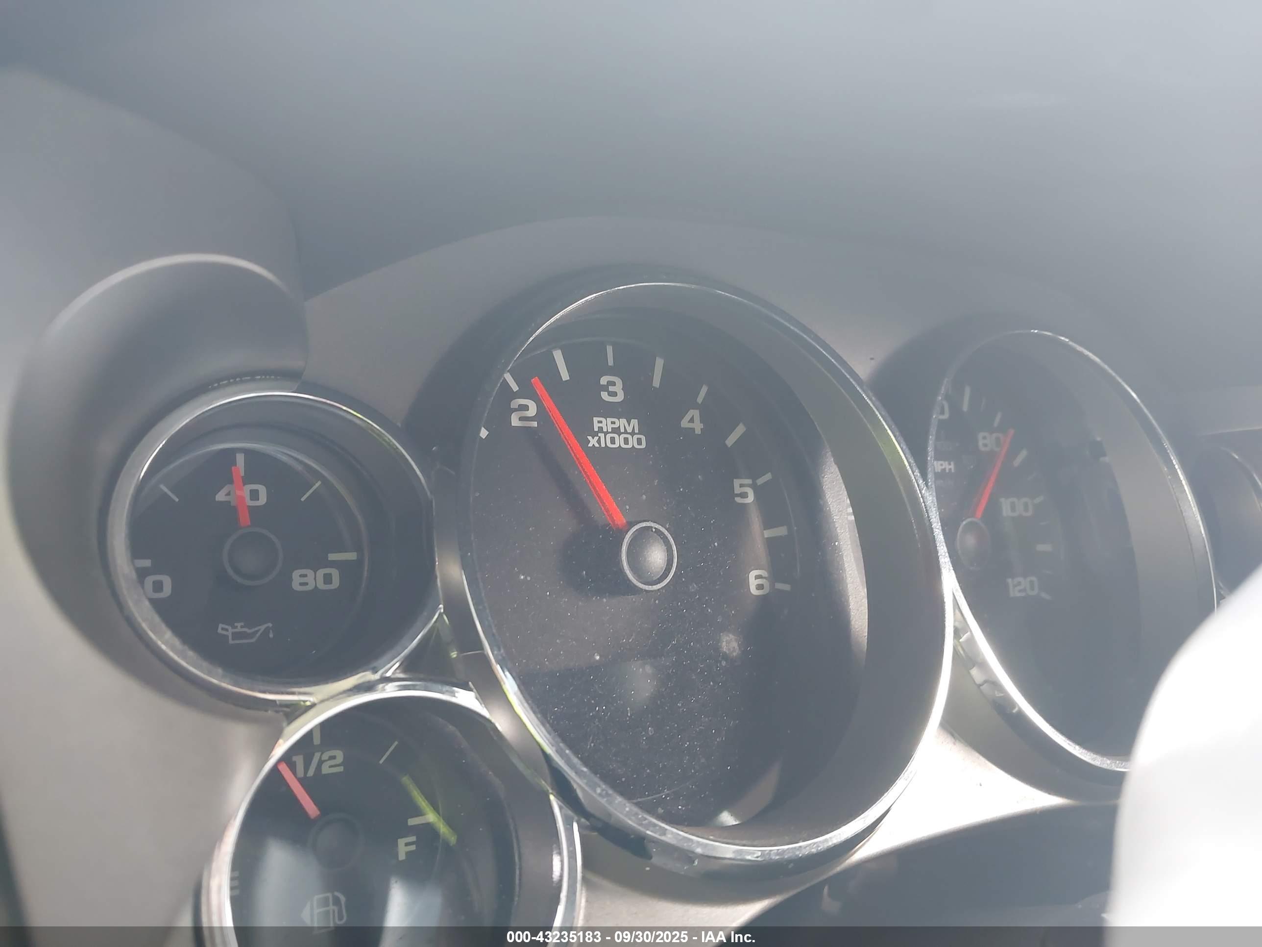 CHEVROLET SILVERADO image 7