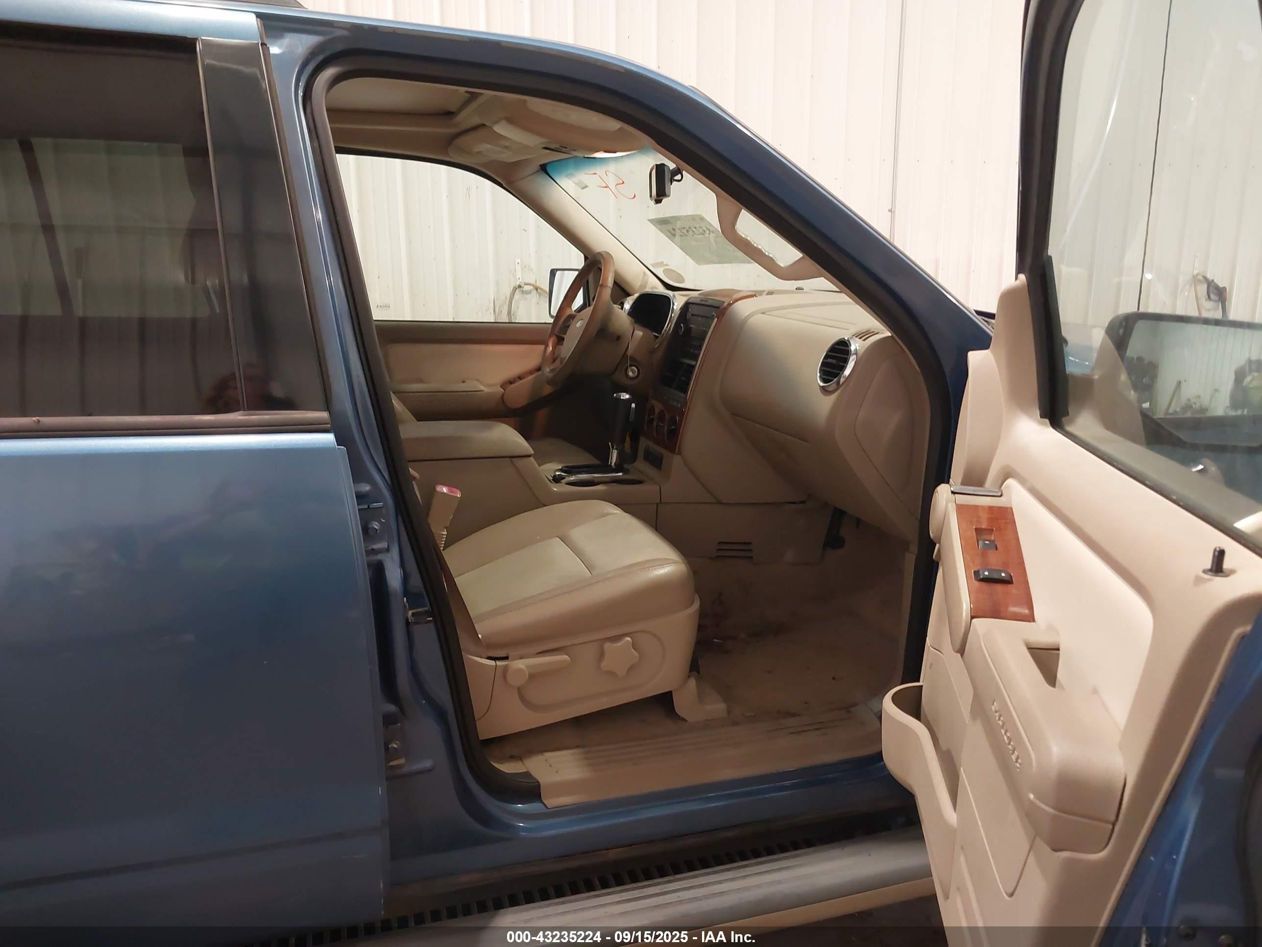 FORD EXPLORER image 5
