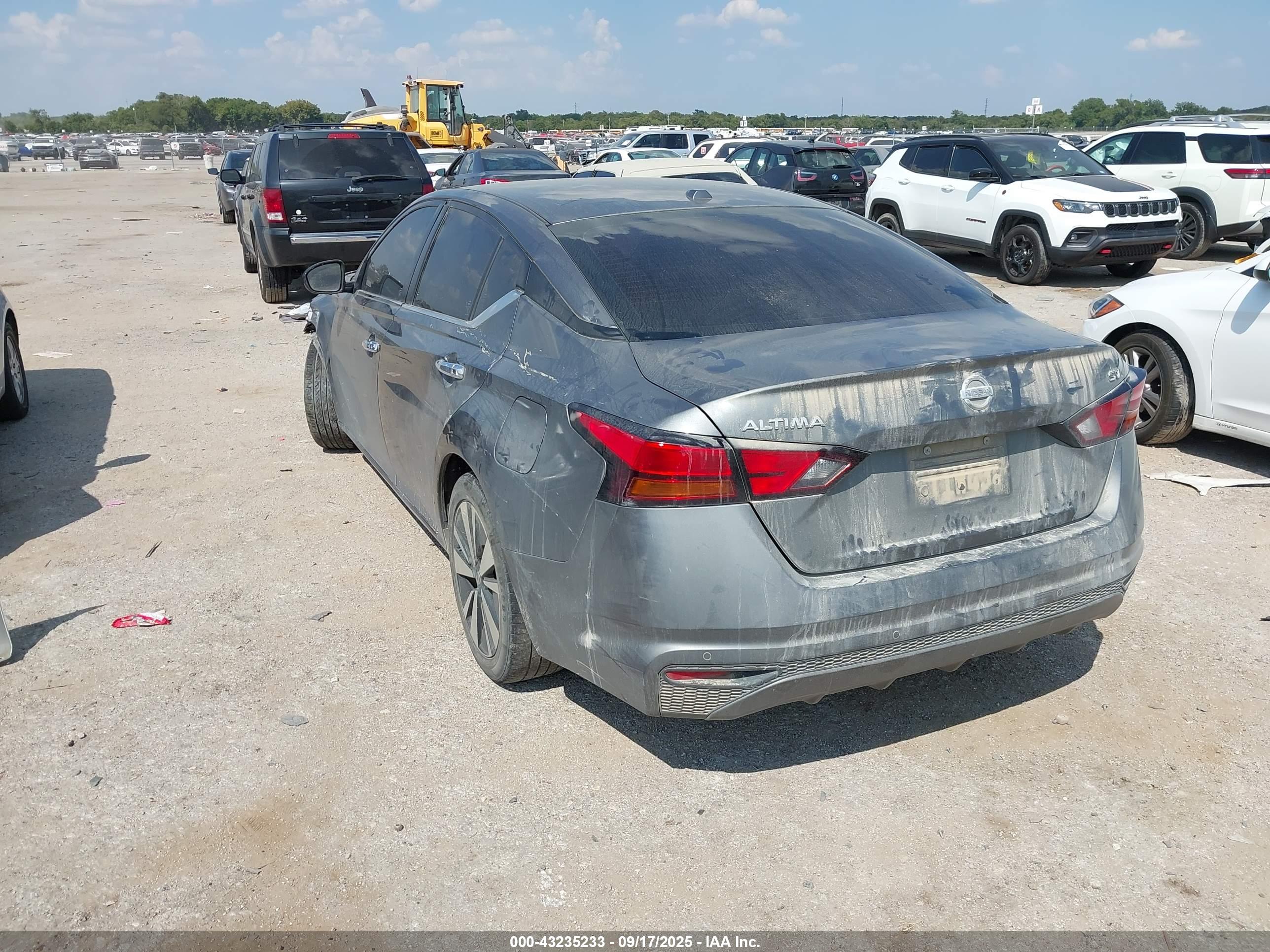 NISSAN ALTIMA image 3