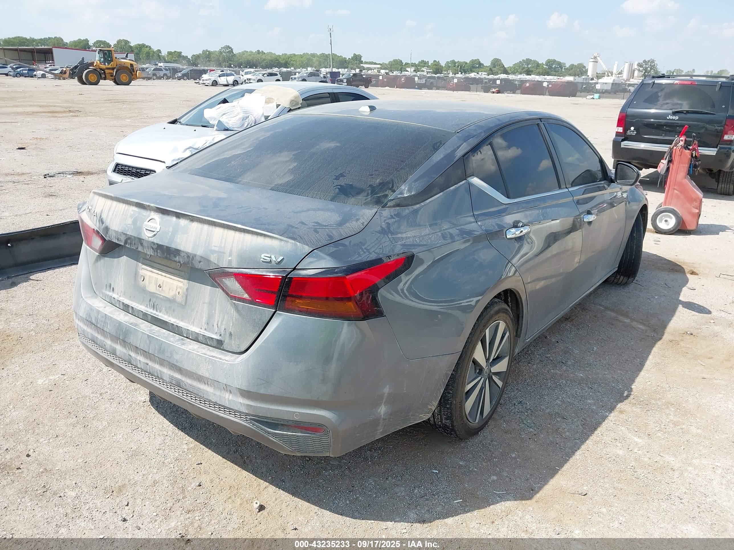 NISSAN ALTIMA image 4