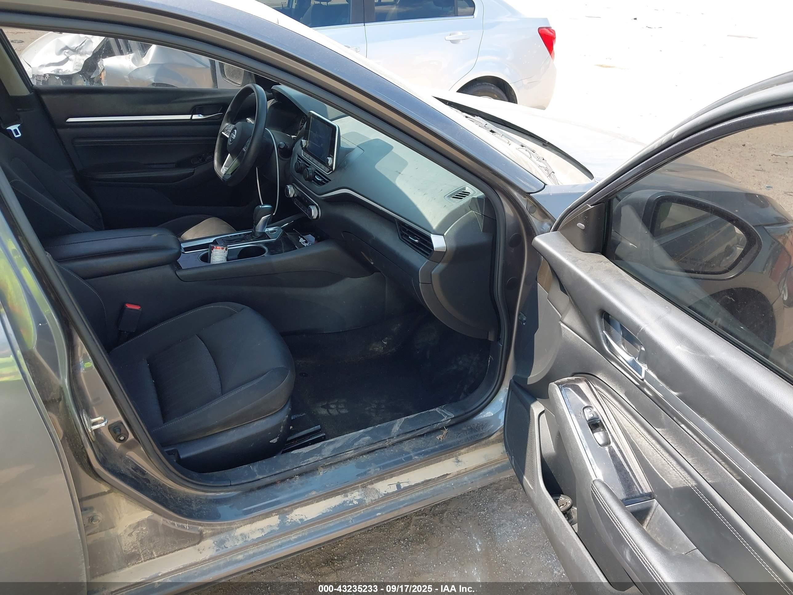 NISSAN ALTIMA image 5