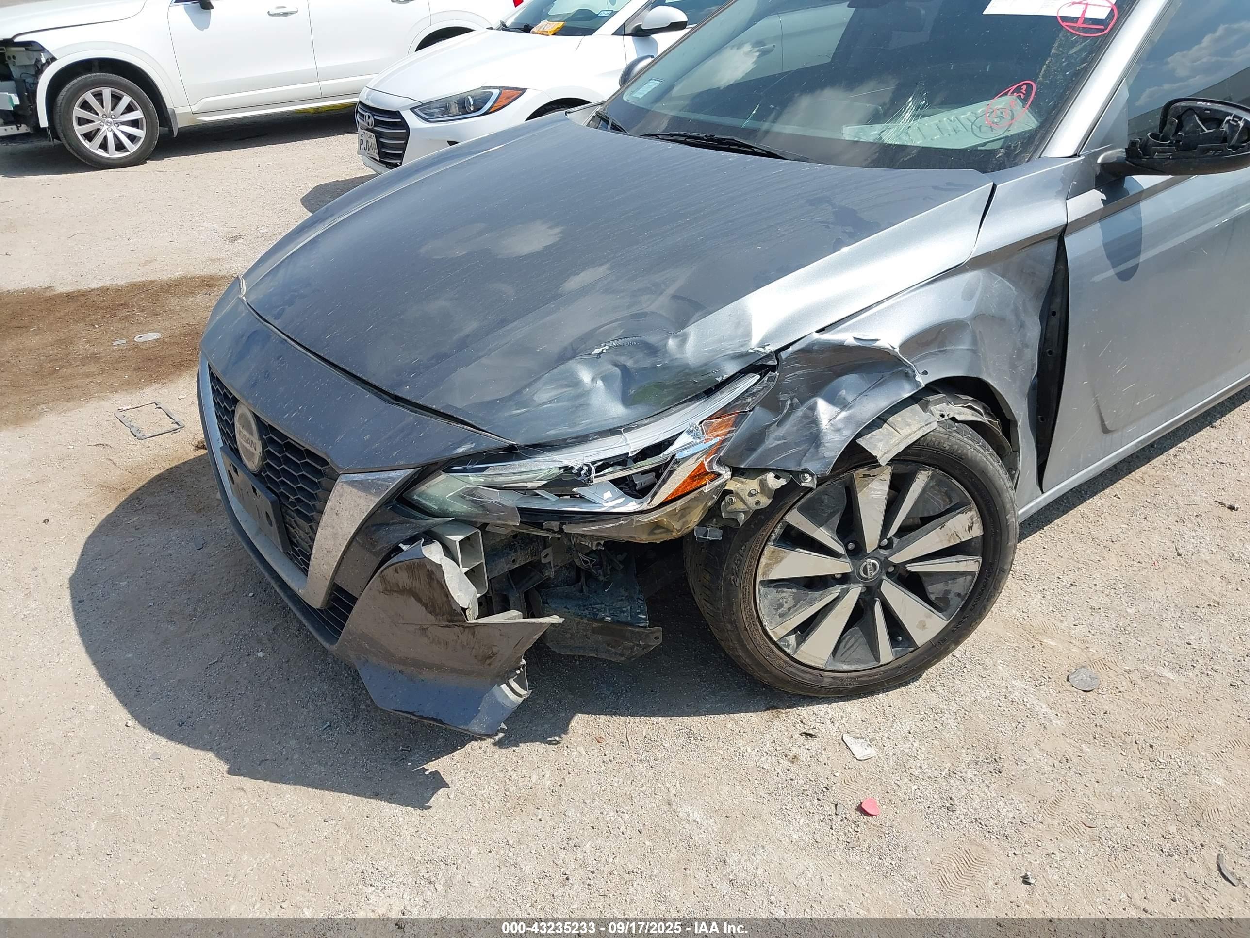 NISSAN ALTIMA image 6