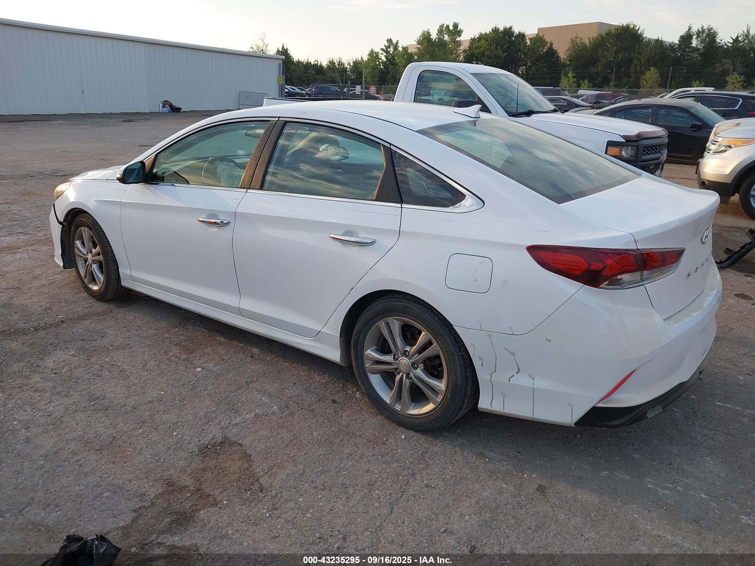 HYUNDAI SONATA image 3