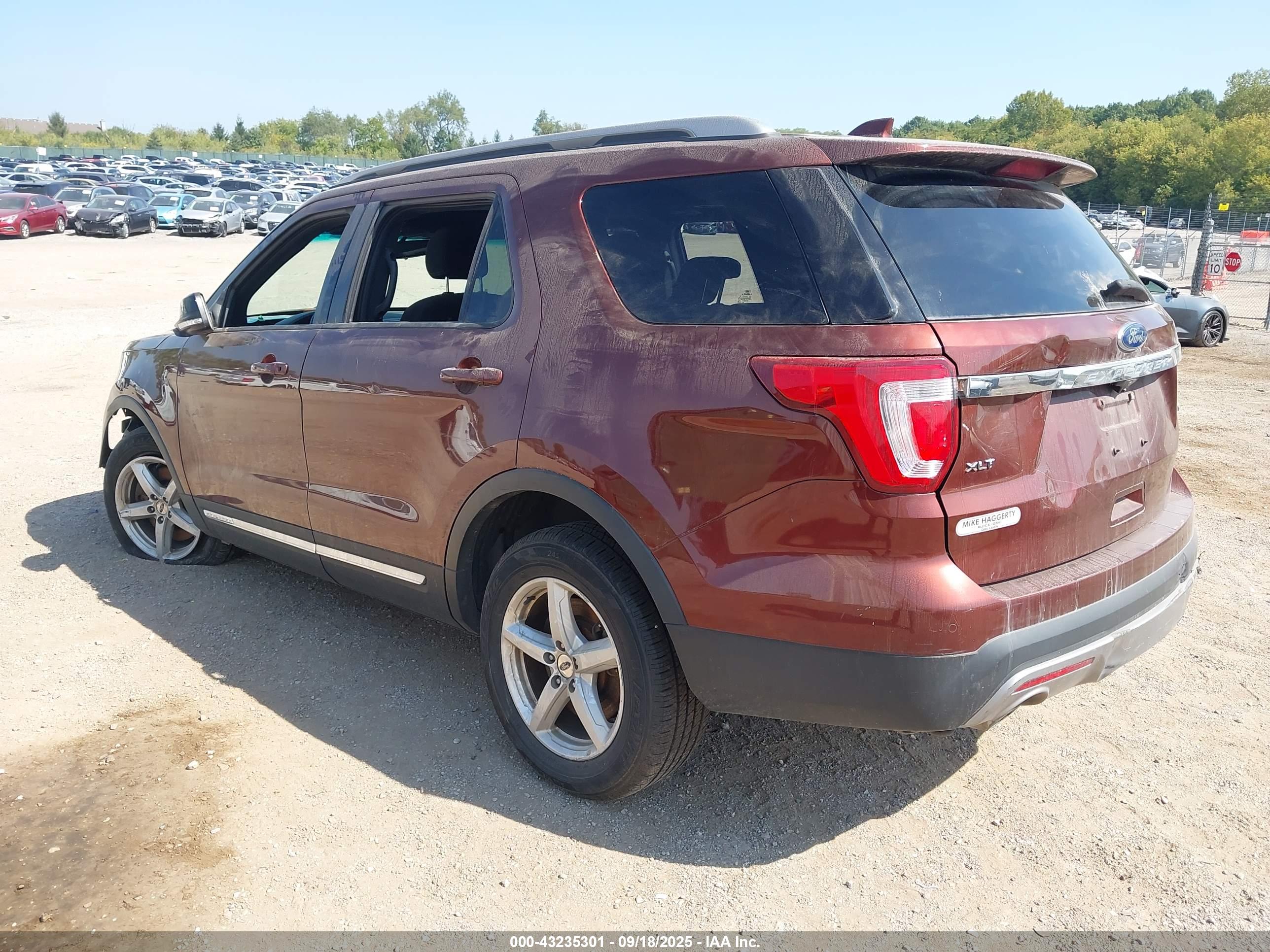 FORD EXPLORER image 3