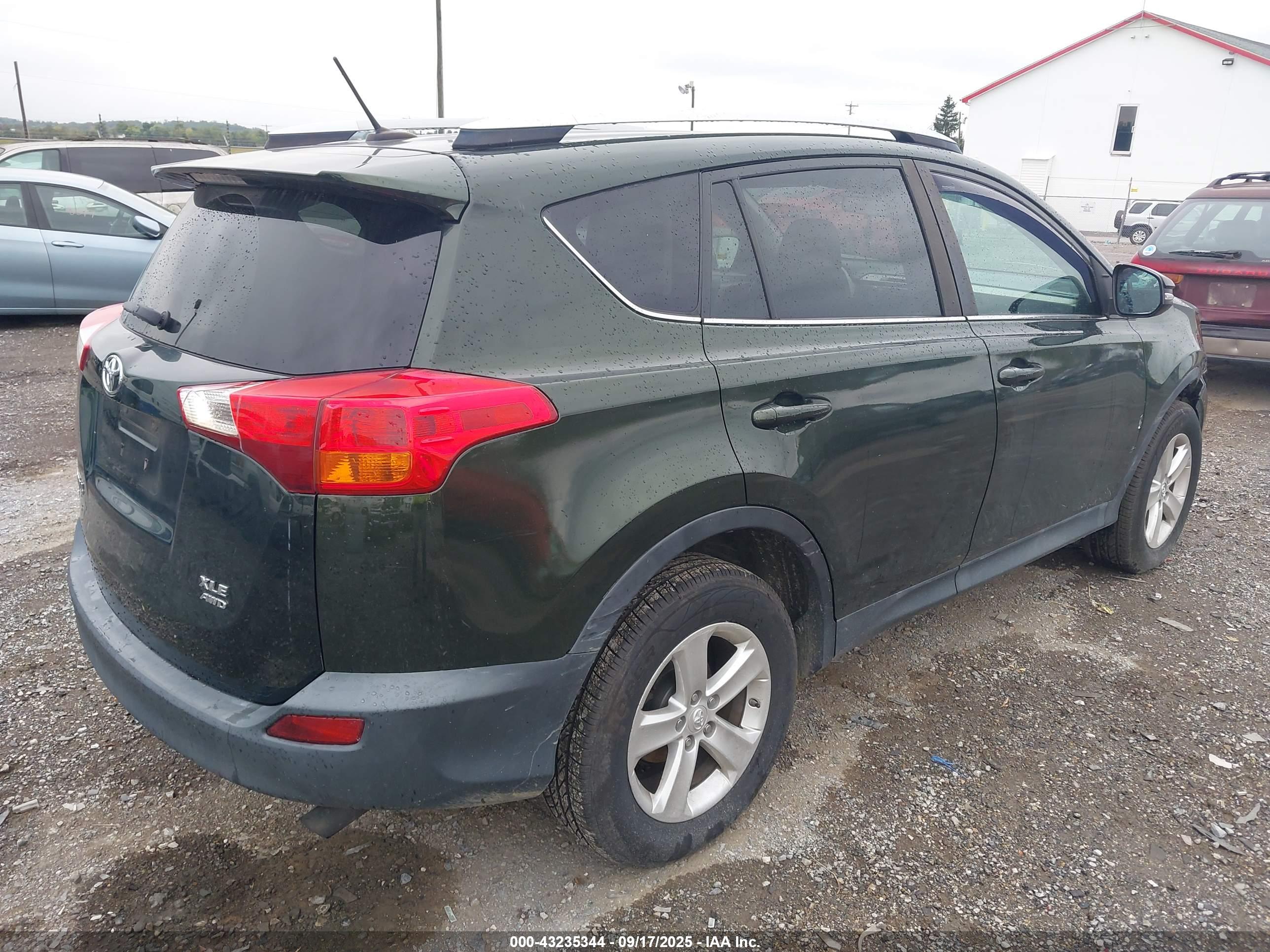 TOYOTA RAV4 image 4