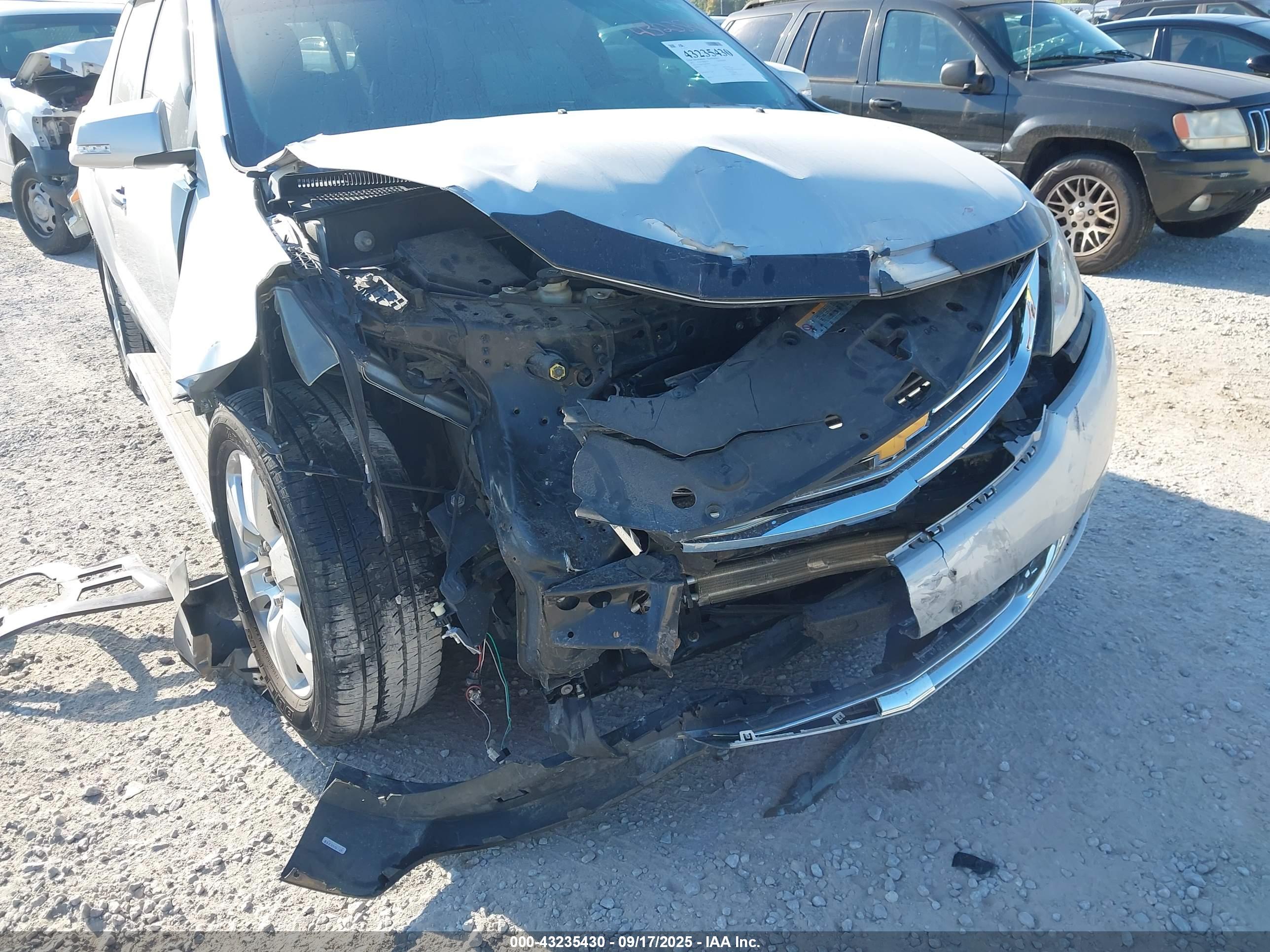 CHEVROLET TRAVERSE image 6