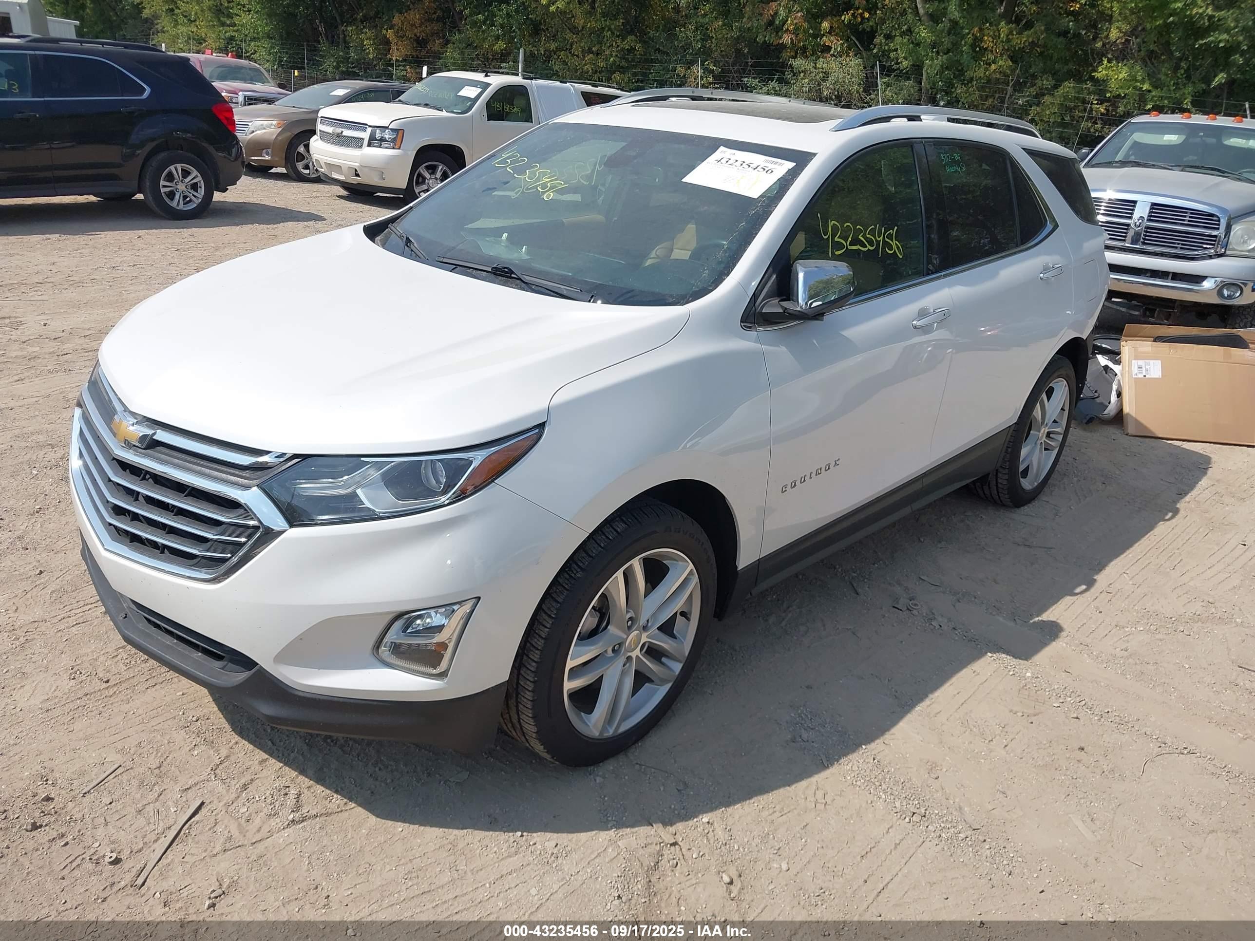 CHEVROLET EQUINOX image 2