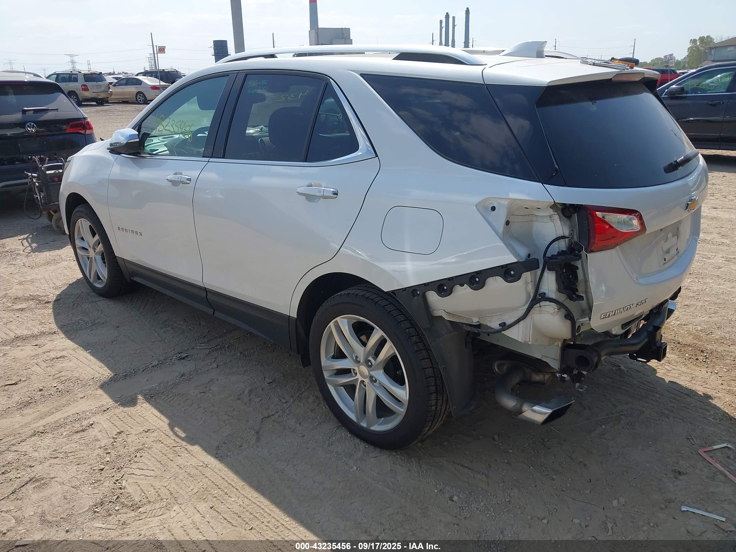 CHEVROLET EQUINOX image 3