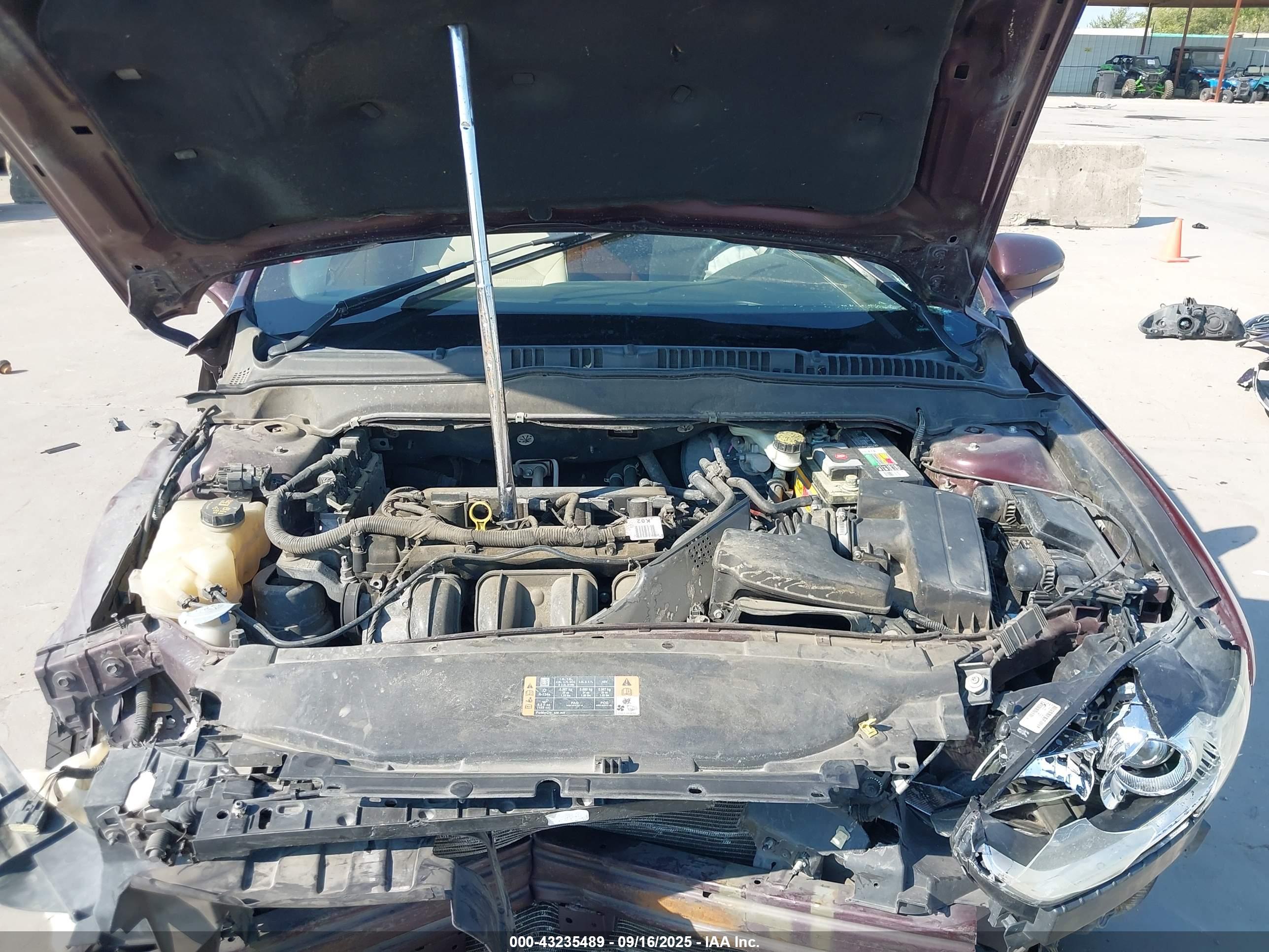FORD FUSION image 10