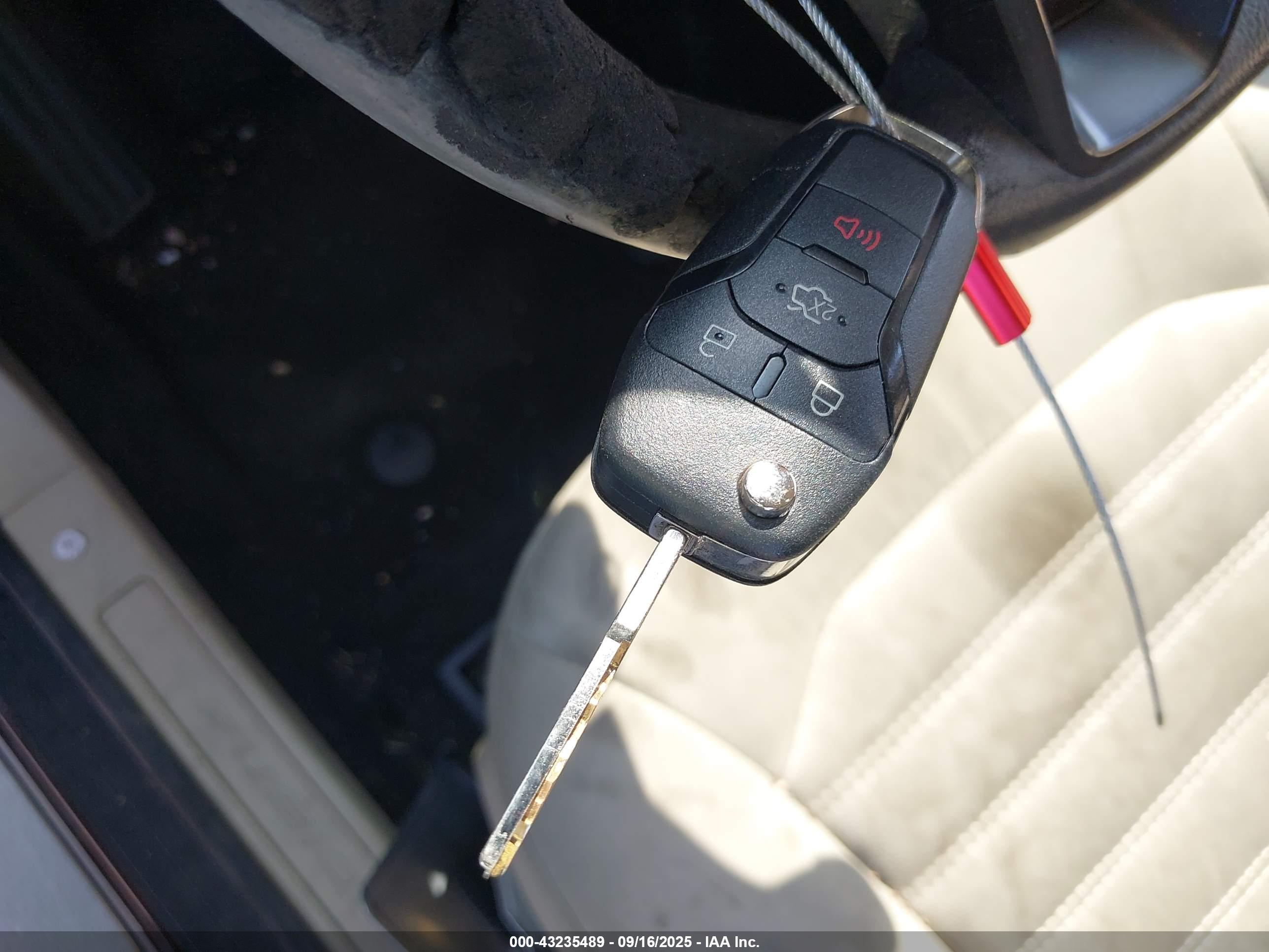 FORD FUSION image 11