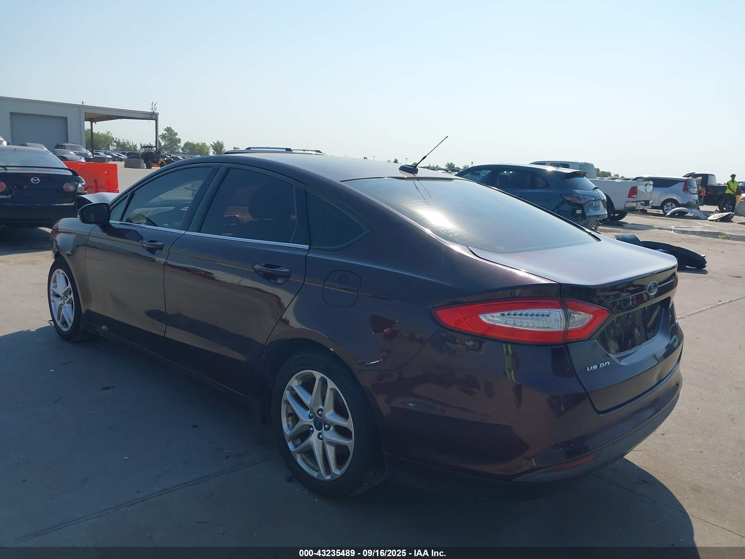 FORD FUSION image 3
