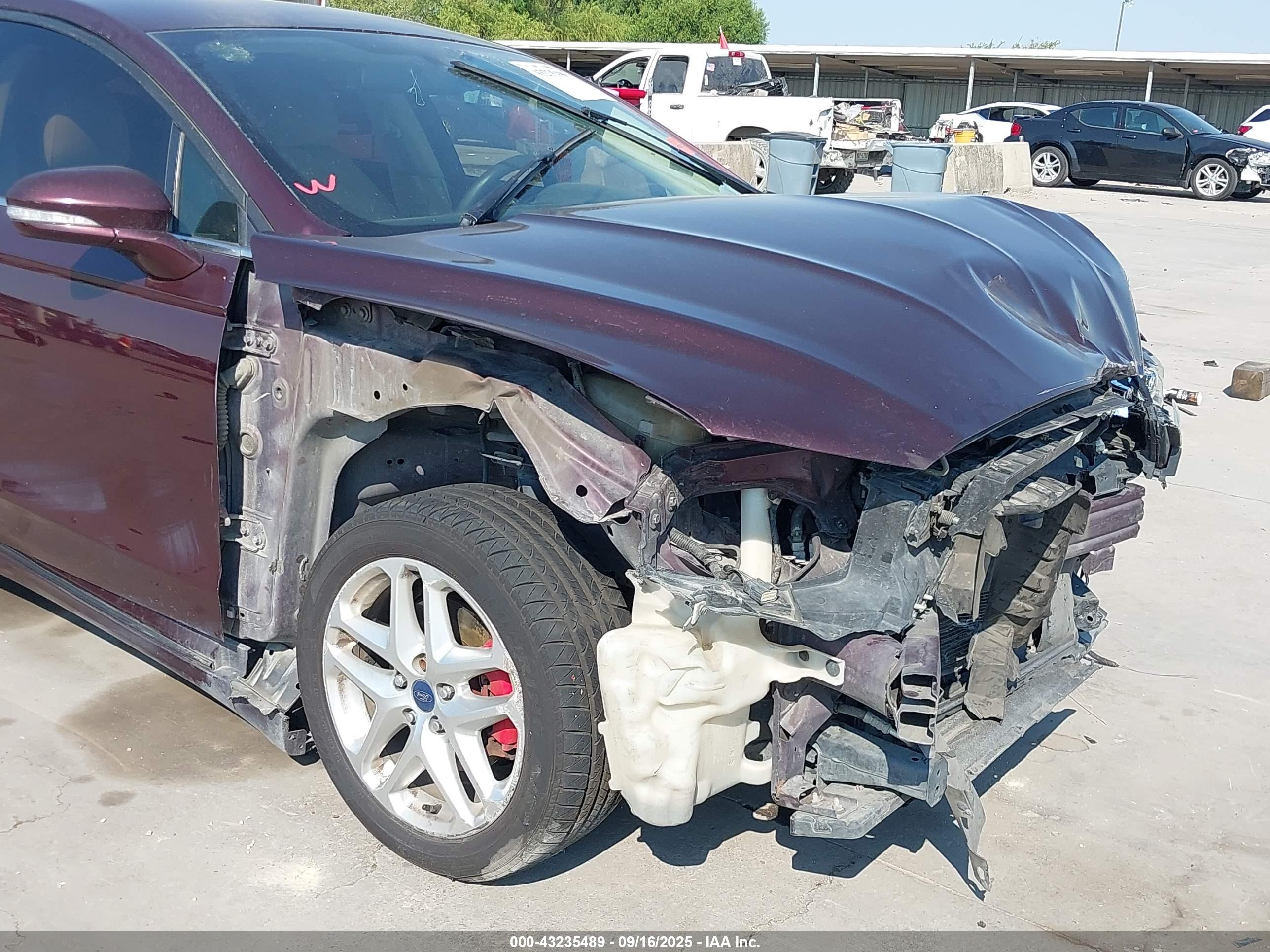 FORD FUSION image 6