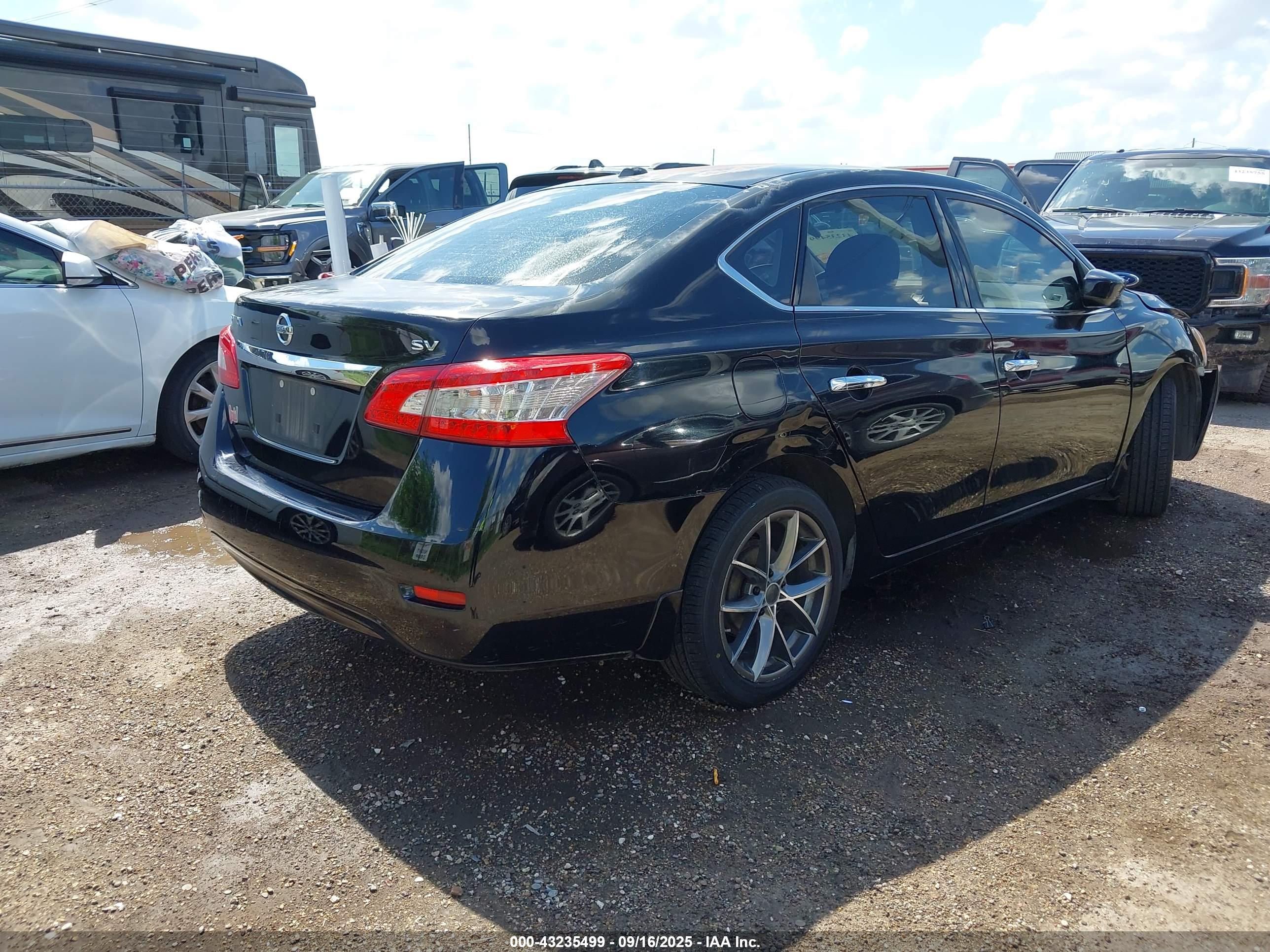 NISSAN SENTRA image 4