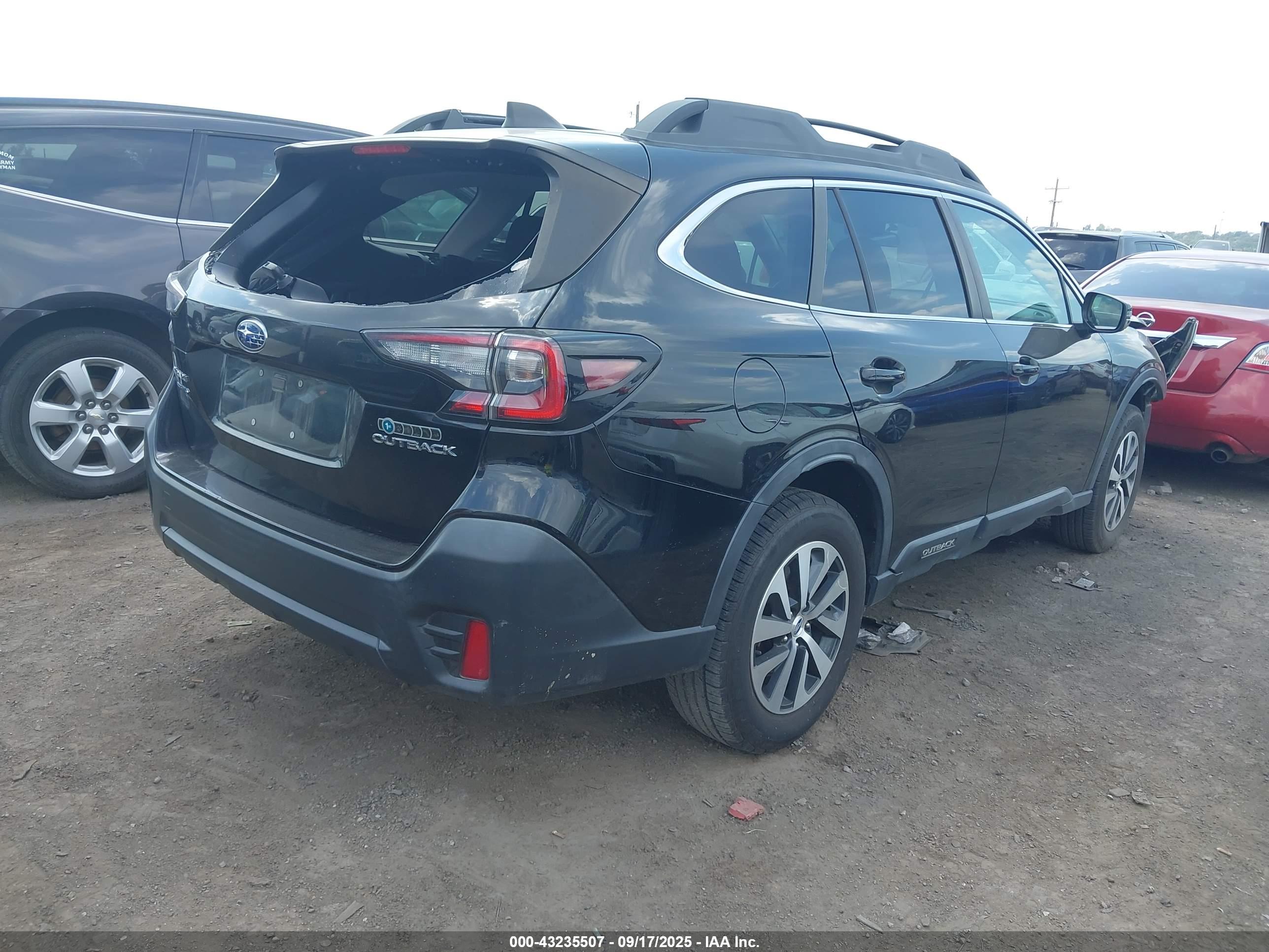 SUBARU OUTBACK image 4