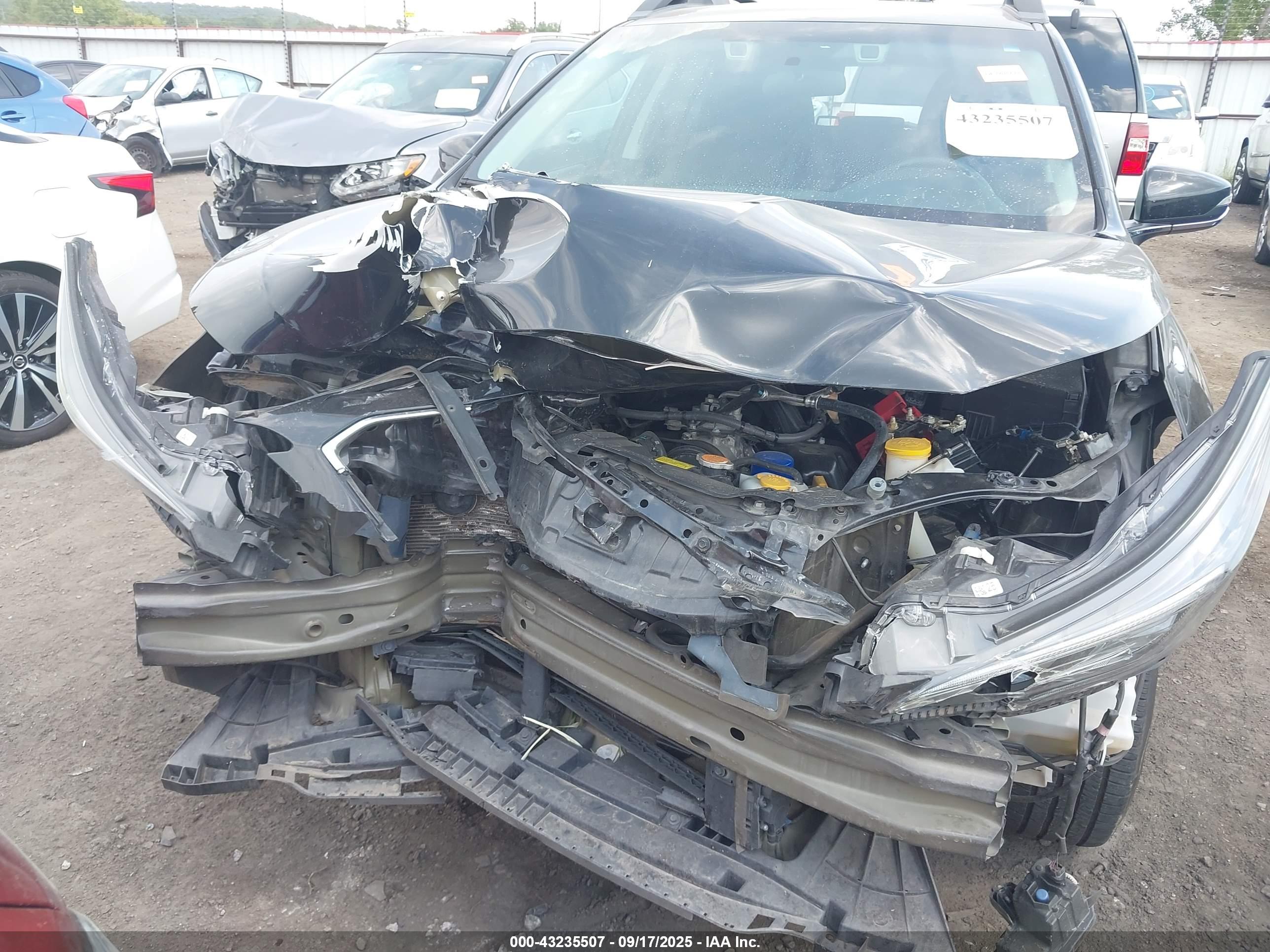 SUBARU OUTBACK image 6